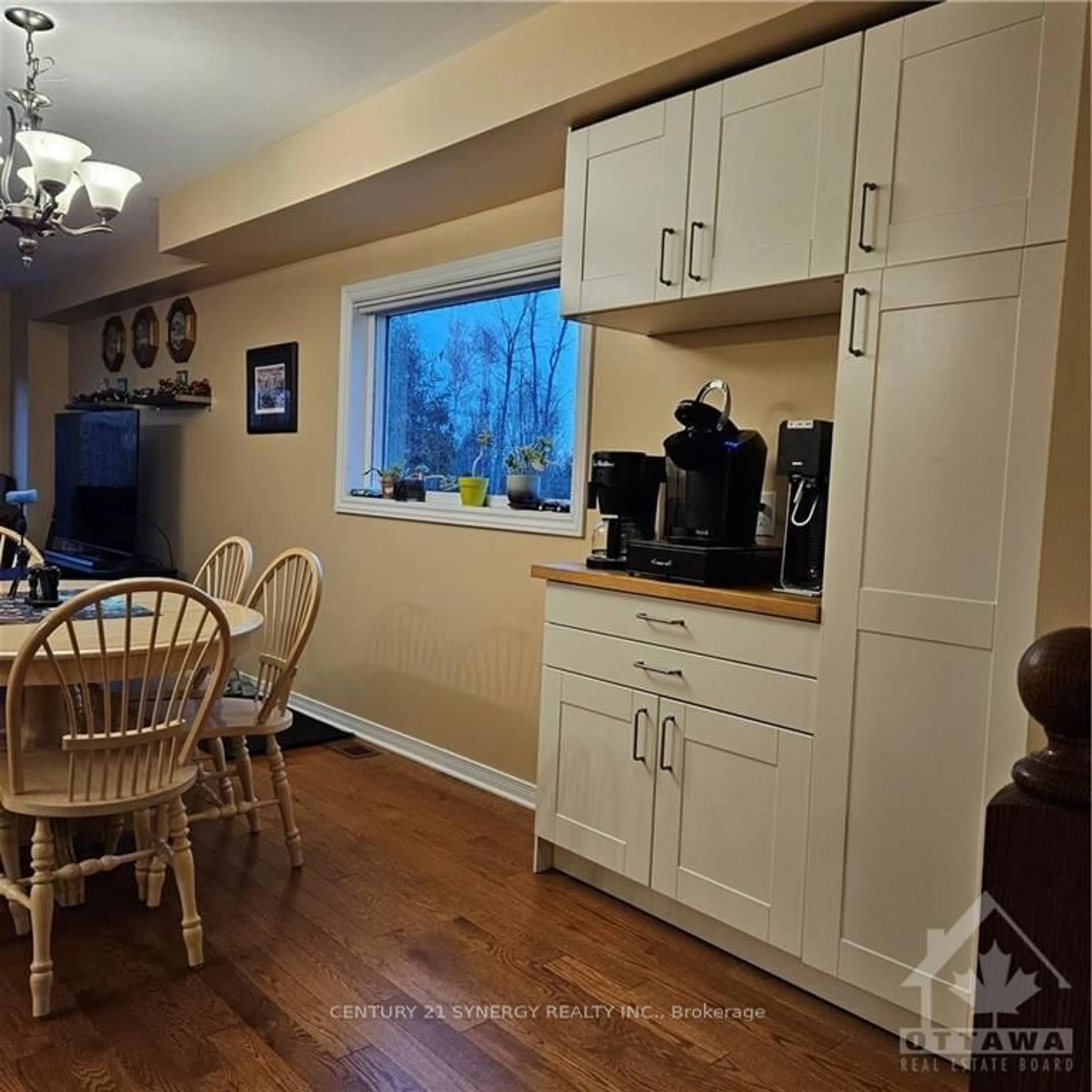 Dining room, wood floors, cottage for 252 PARKROSE, Orleans - Cumberland and Area Ontario K4A 0N8