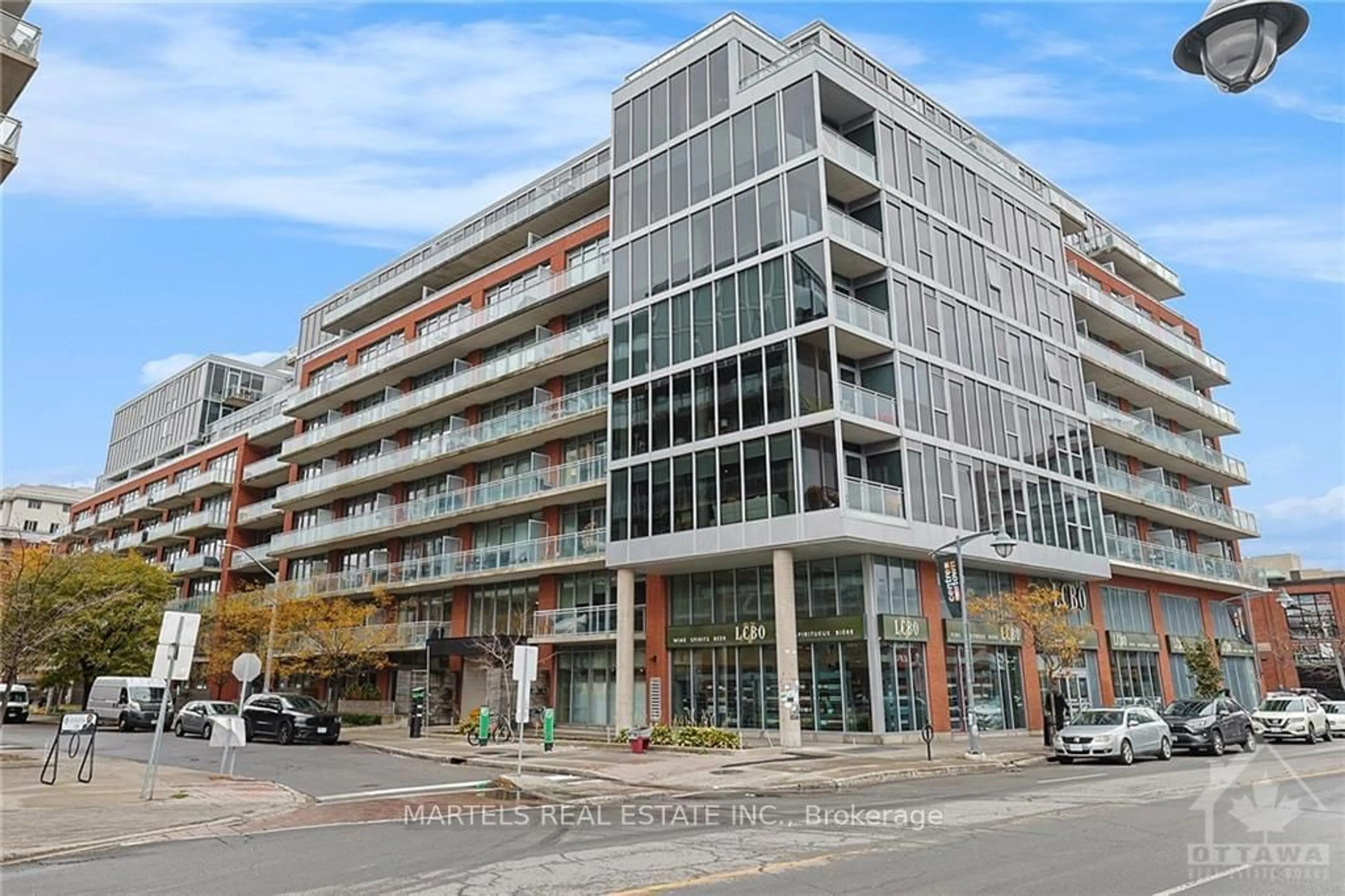 A pic from exterior of the house or condo, the street view for 360 MCLEOD St #907, Ottawa Centre Ontario K2P 1A9