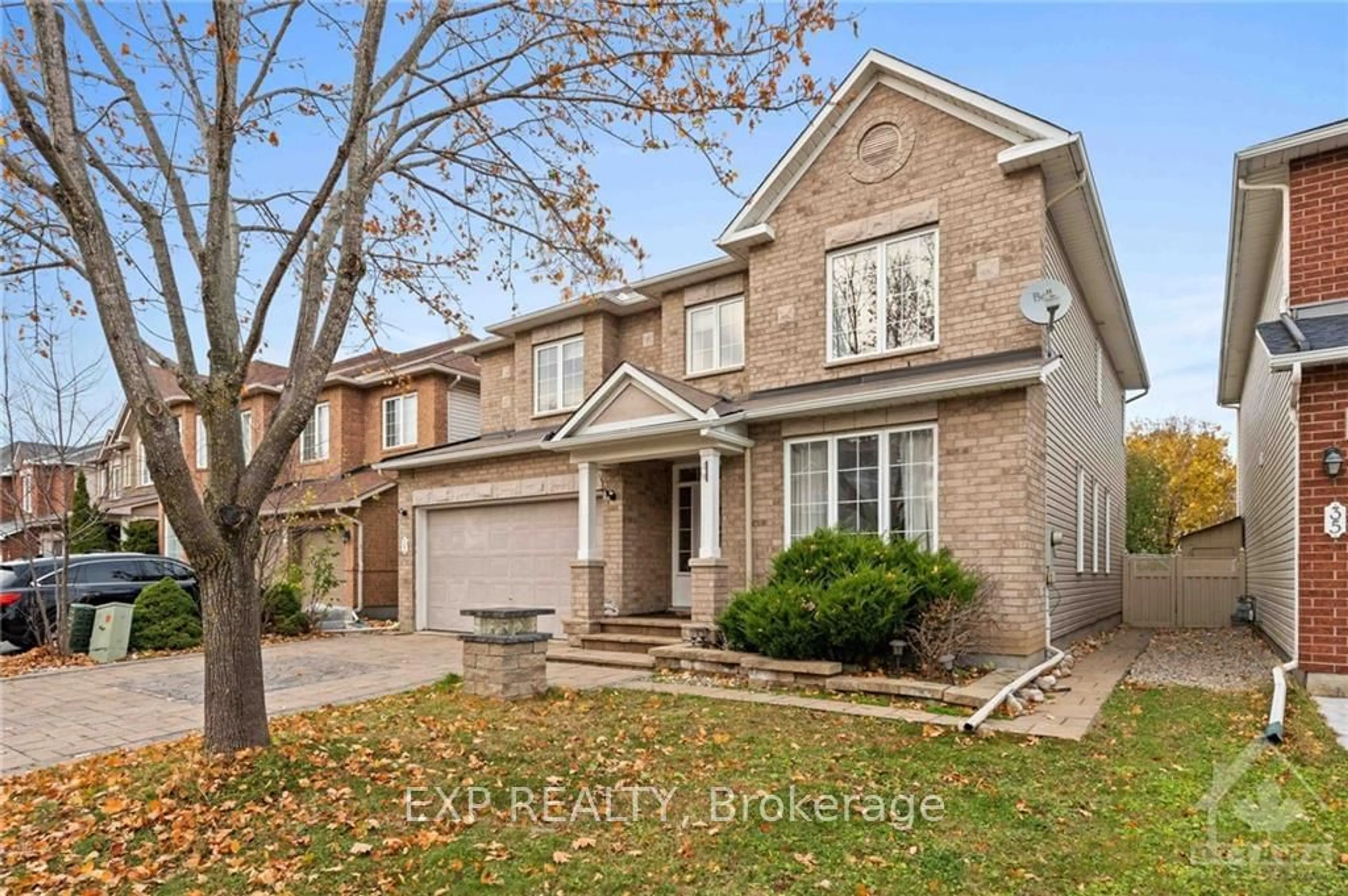 Frontside or backside of a home, the street view for 33 VALENCIA St, Barrhaven Ontario K2G 6T1