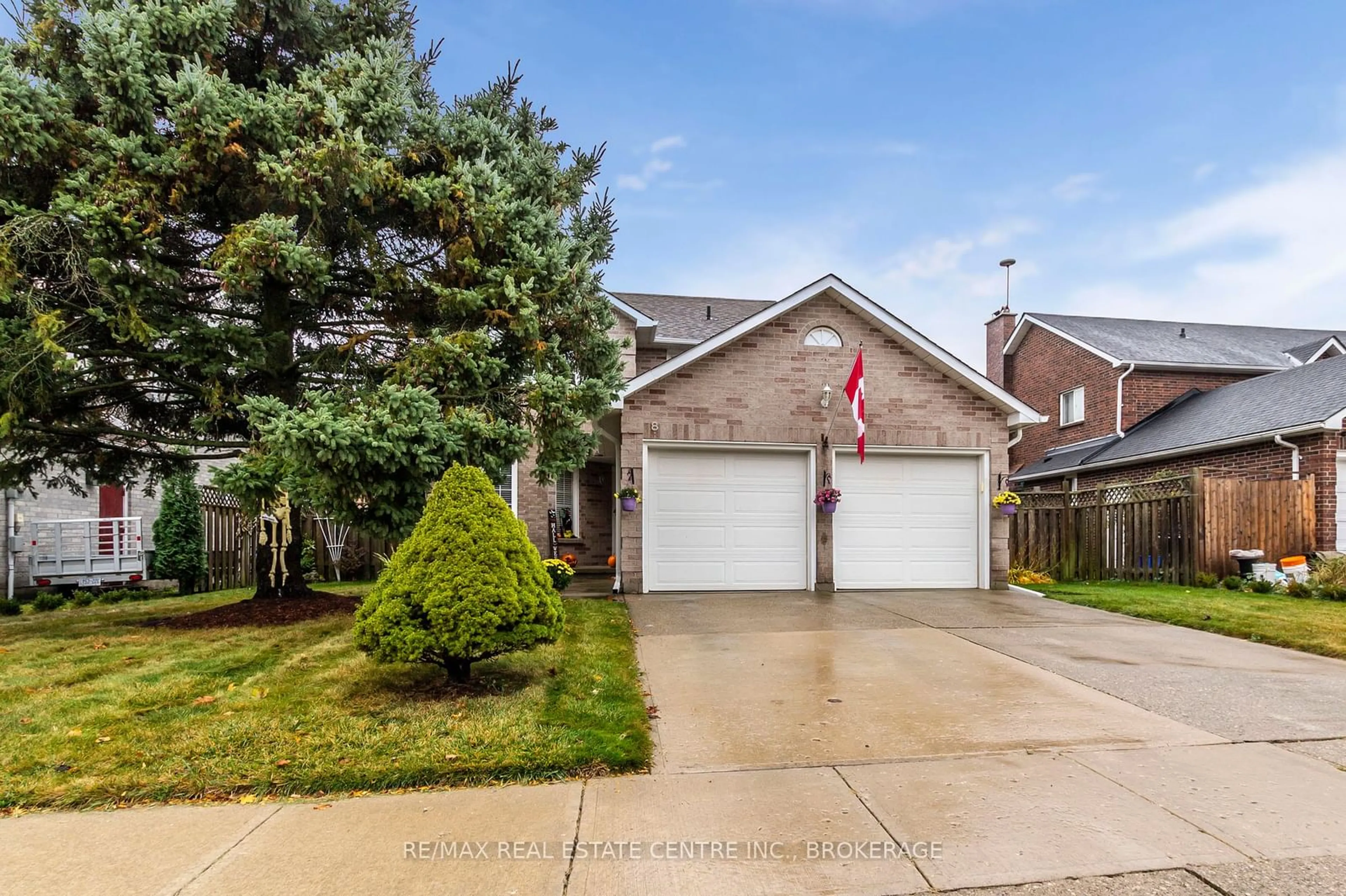 Frontside or backside of a home, the street view for 8 Tassie Lane, Cambridge Ontario N1T 1C7