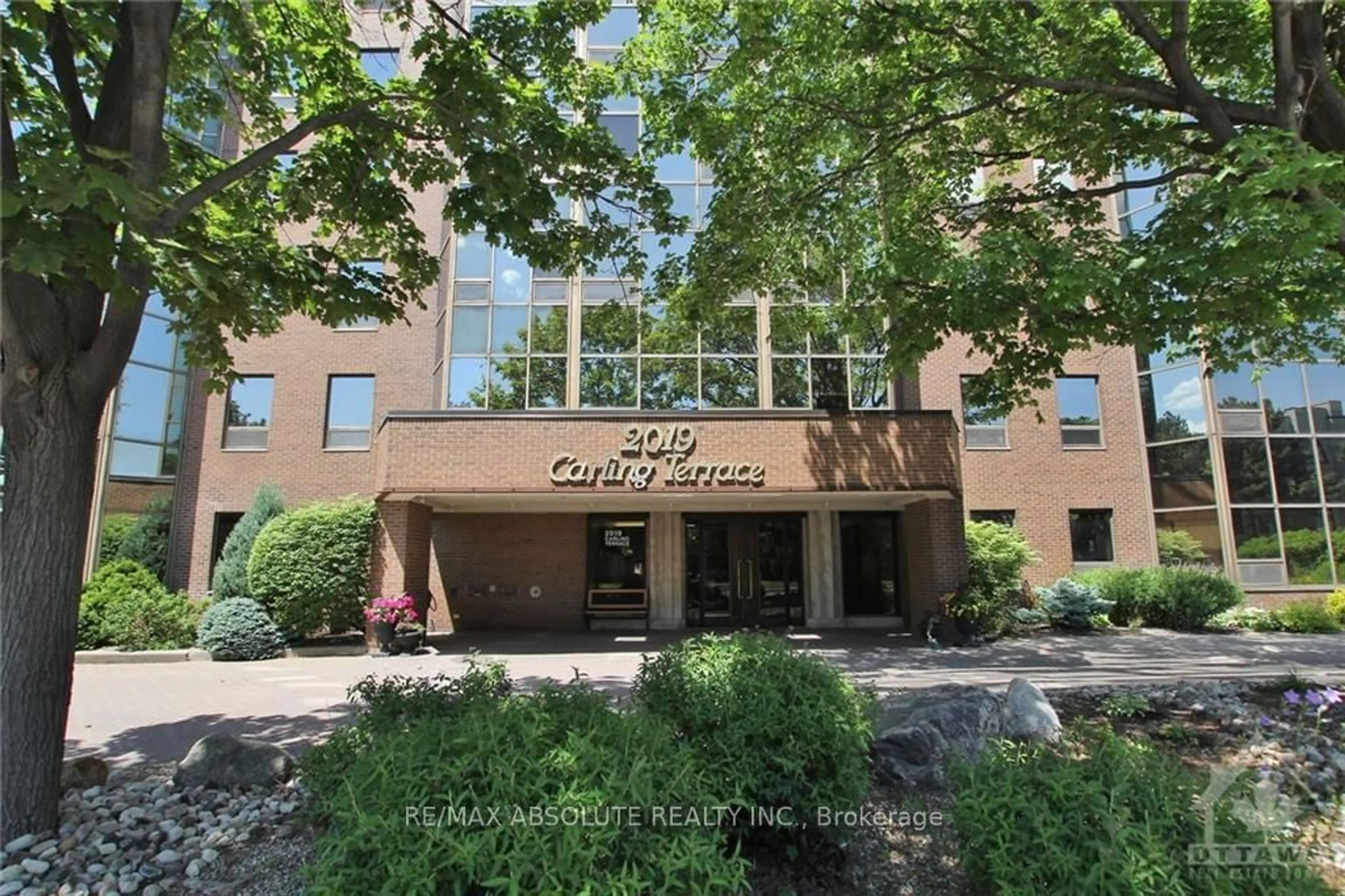 Indoor foyer for 2019 CARLING Ave #702, Carlingwood - Westboro and Area Ontario K2A 4A2