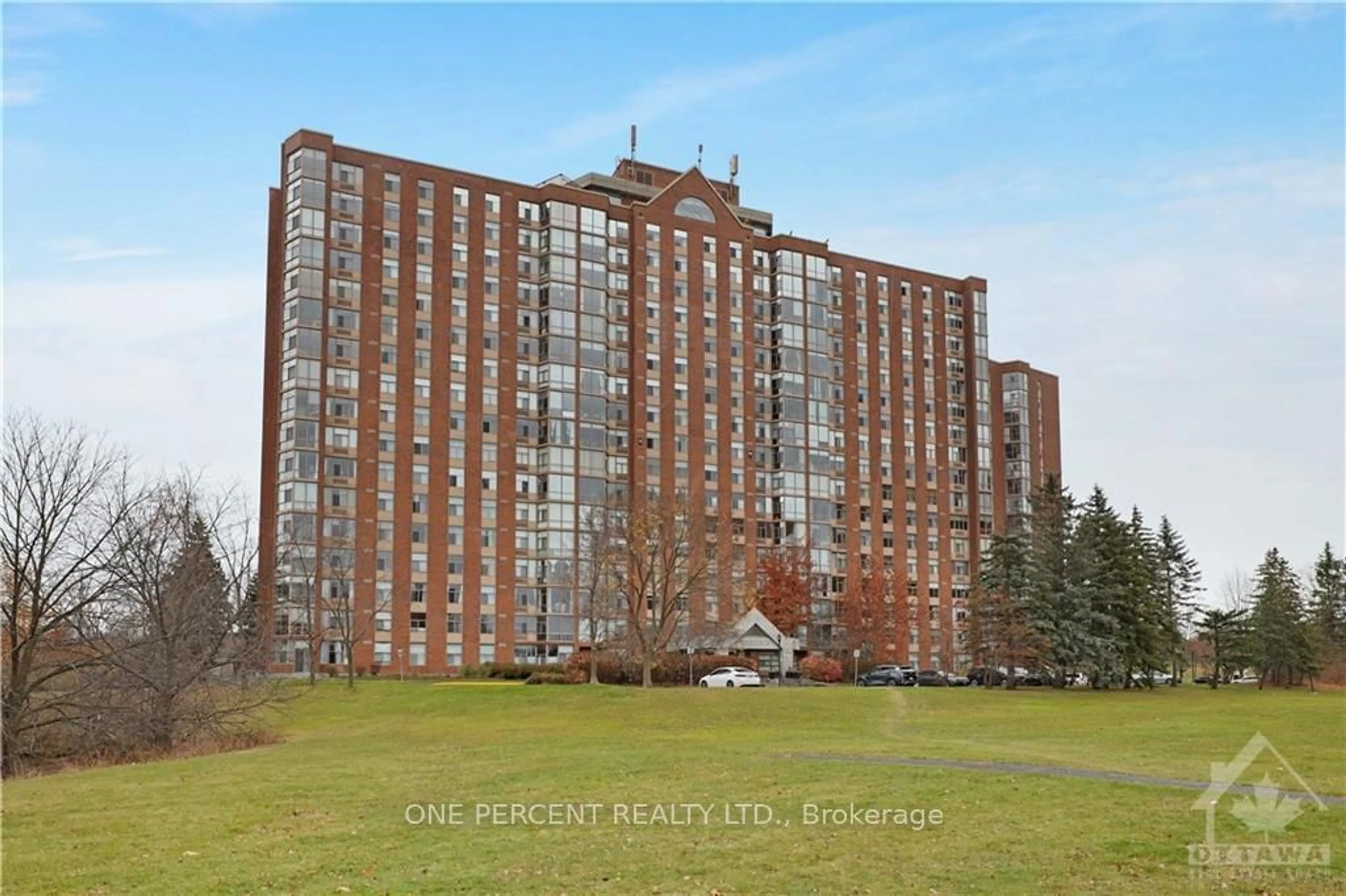 A pic from exterior of the house or condo, the front or back of building for 2759 CAROUSEL Cres #1612, Blossom Park - Airport and Area Ontario K1T 2N5