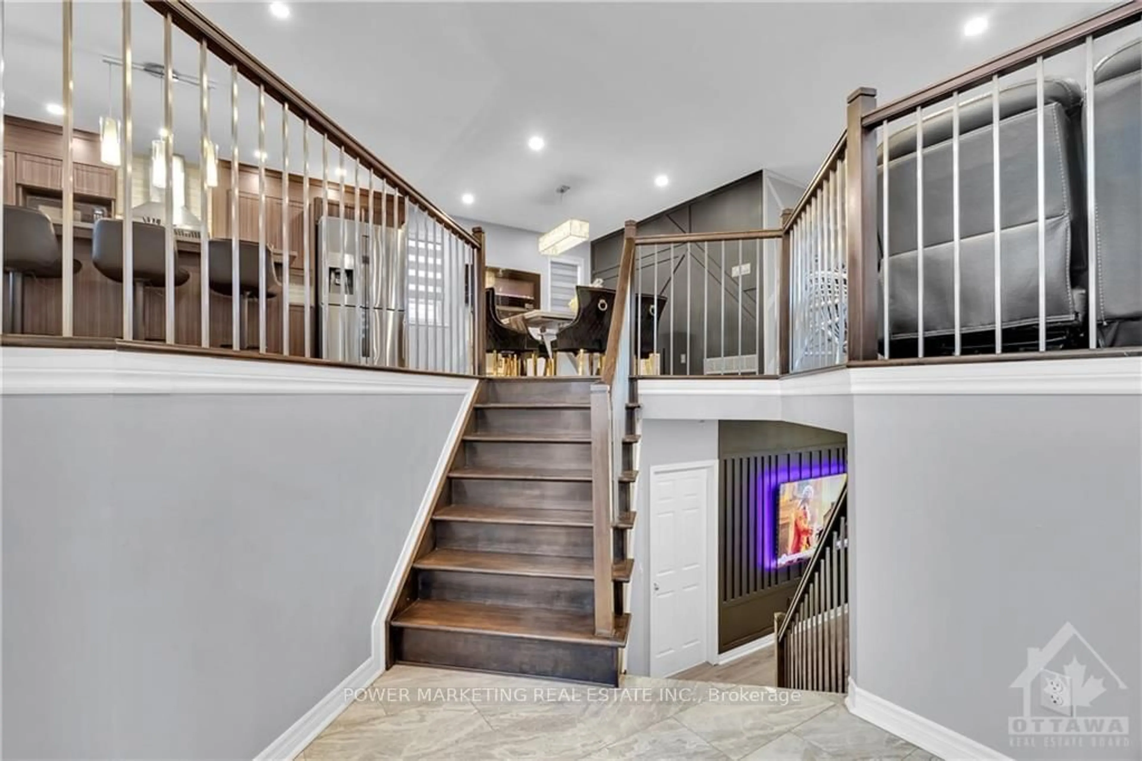 Indoor entryway, wood floors for 1511 RUMFORD Rd, Orleans - Cumberland and Area Ontario K4A 4B7