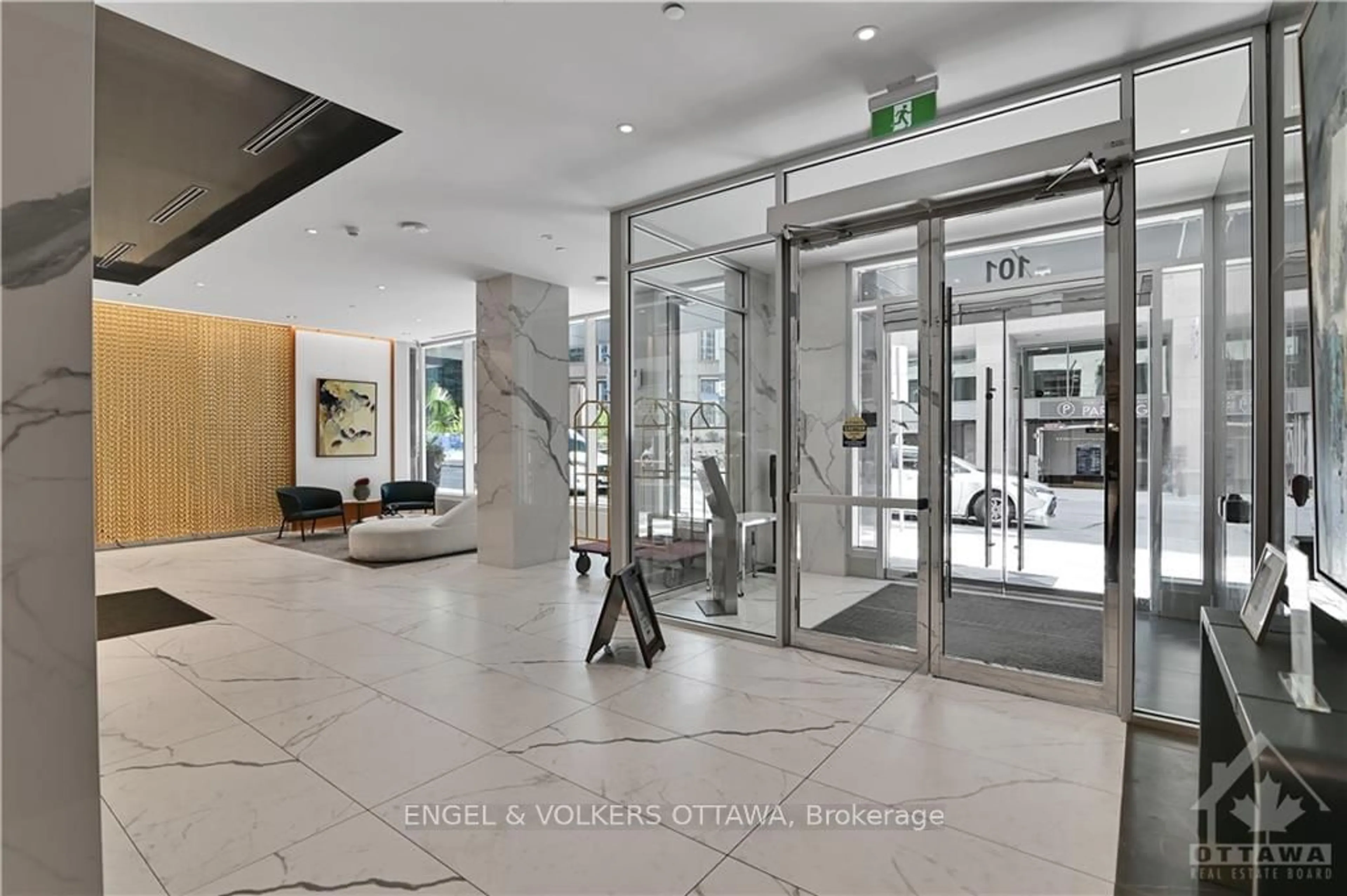 Indoor foyer, ceramic floors for 101 QUEEN St #807, Ottawa Centre Ontario K1P 0B7