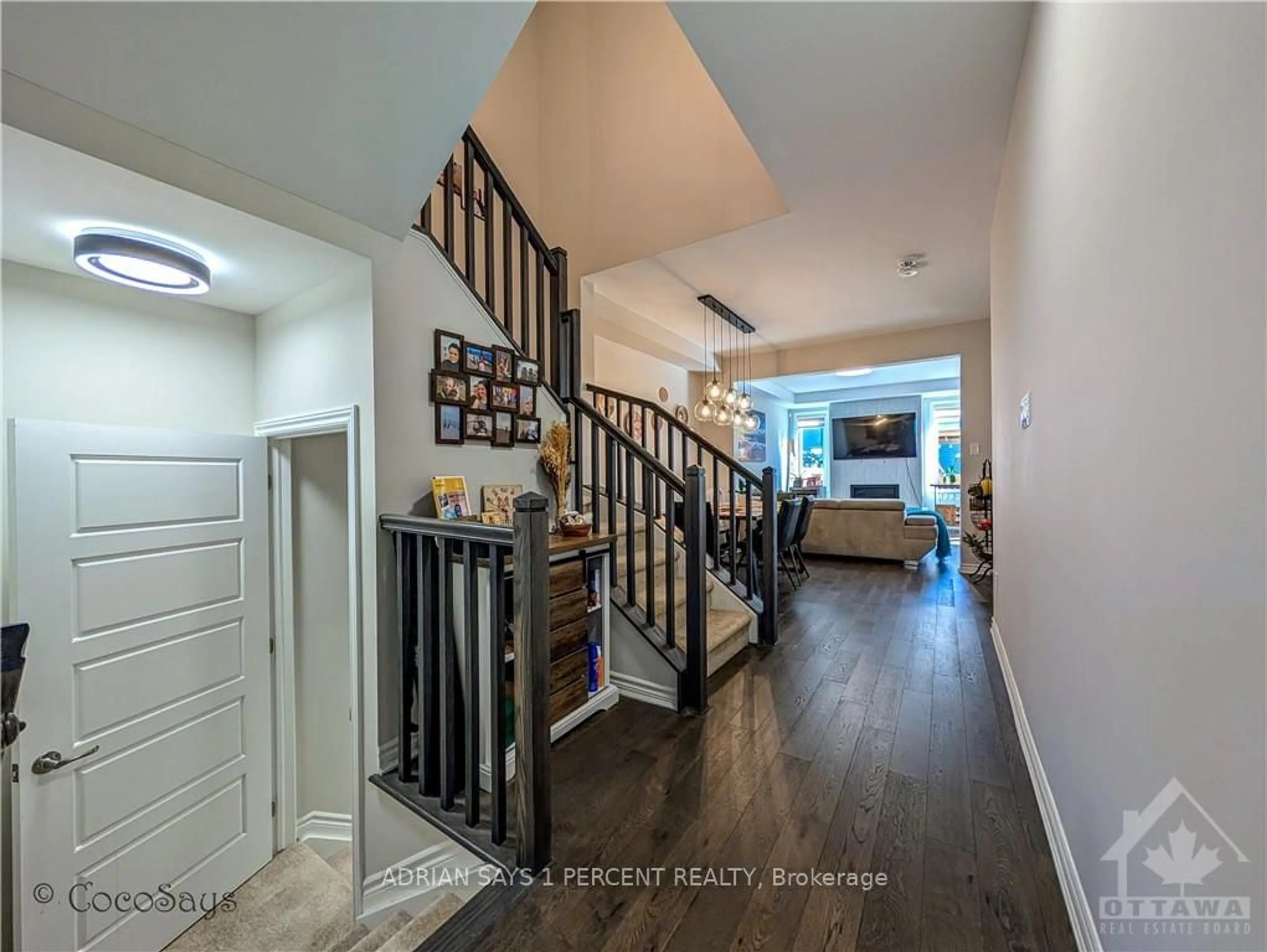 Indoor entryway, wood floors for 46 BERMONDSEY Way, Stittsville - Munster - Richmond Ontario K2S 2Y7