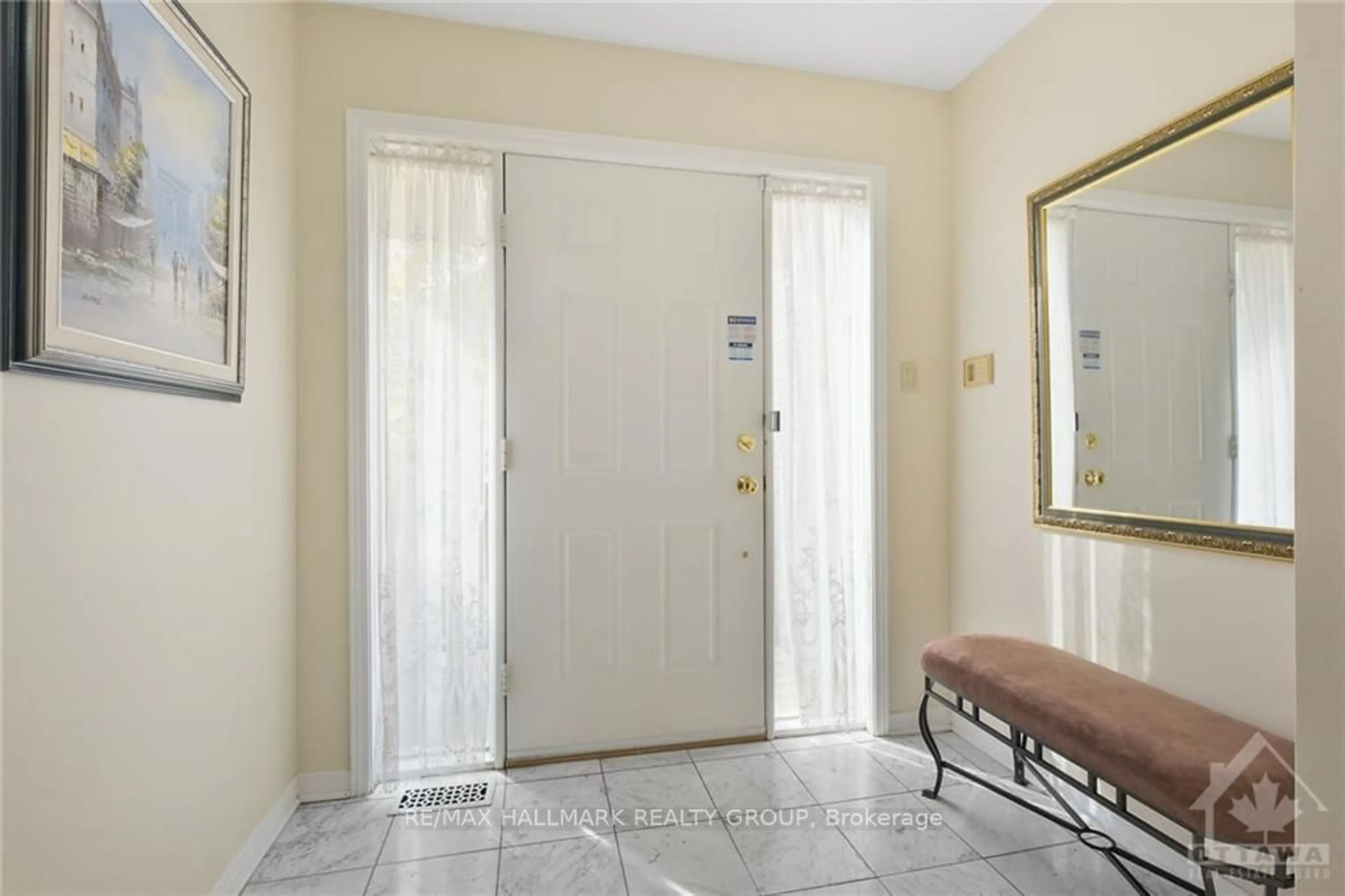 Indoor entryway, not visible floor for 13 WATERFORD Way, Country Place - Pineglen - Crestview and Area Ontario K2E 7V4