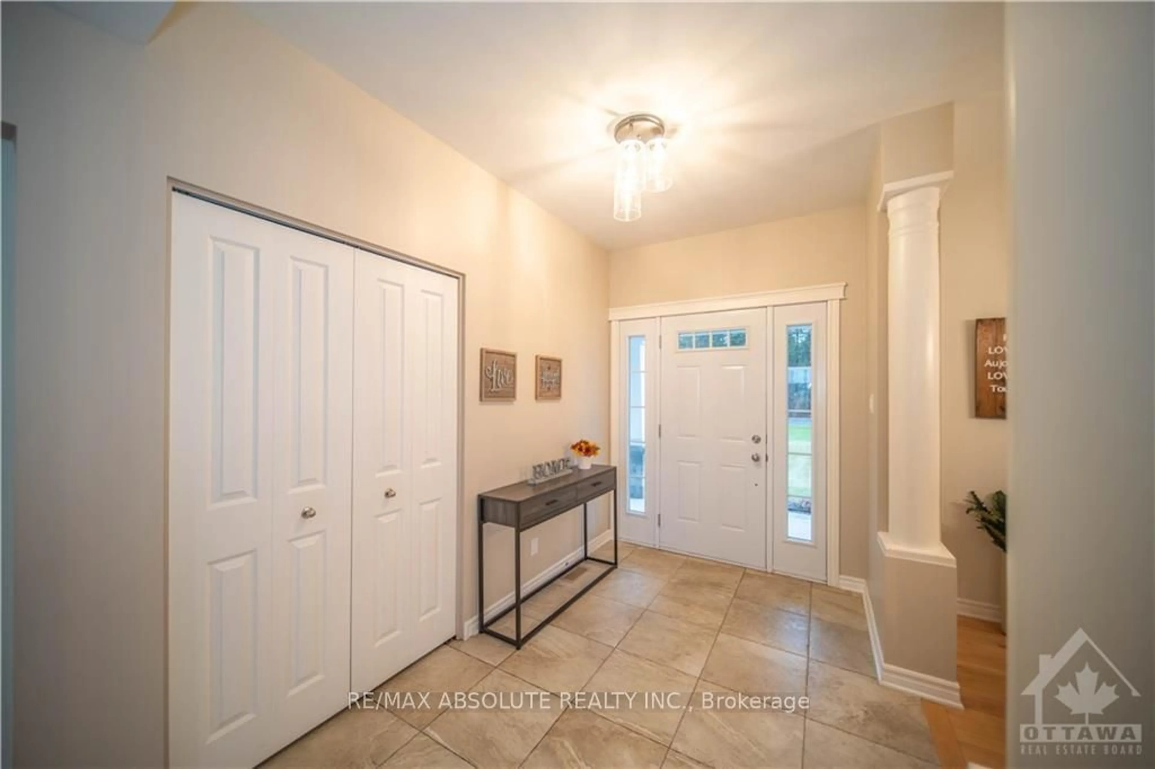 Indoor entryway, wood floors for 837 ROUTE 400 Rte, The Nation Ontario K0A 1M0