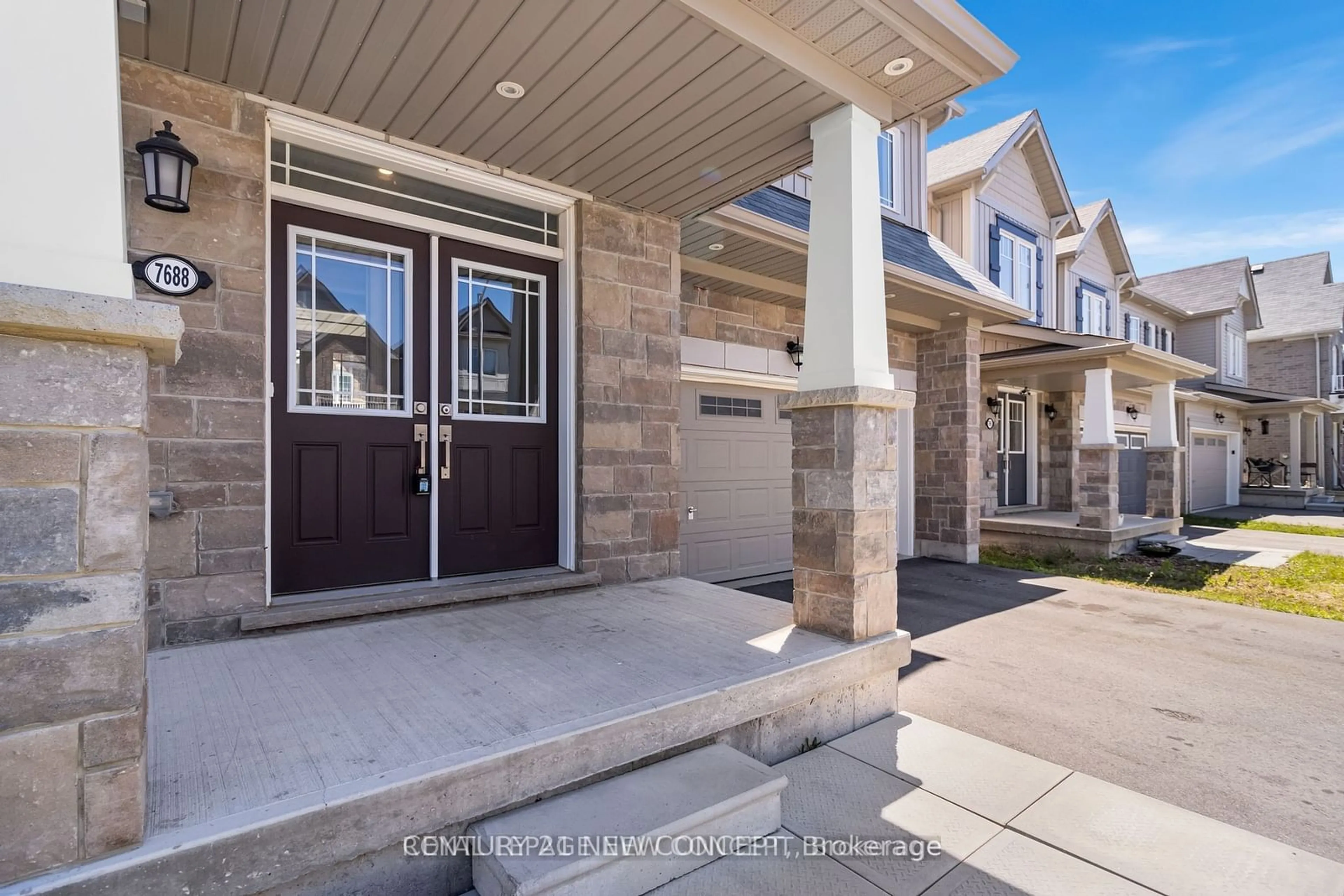 Indoor entryway, cement floor for 7688 Tupelo Cres, Niagara Falls Ontario L2H 3R8