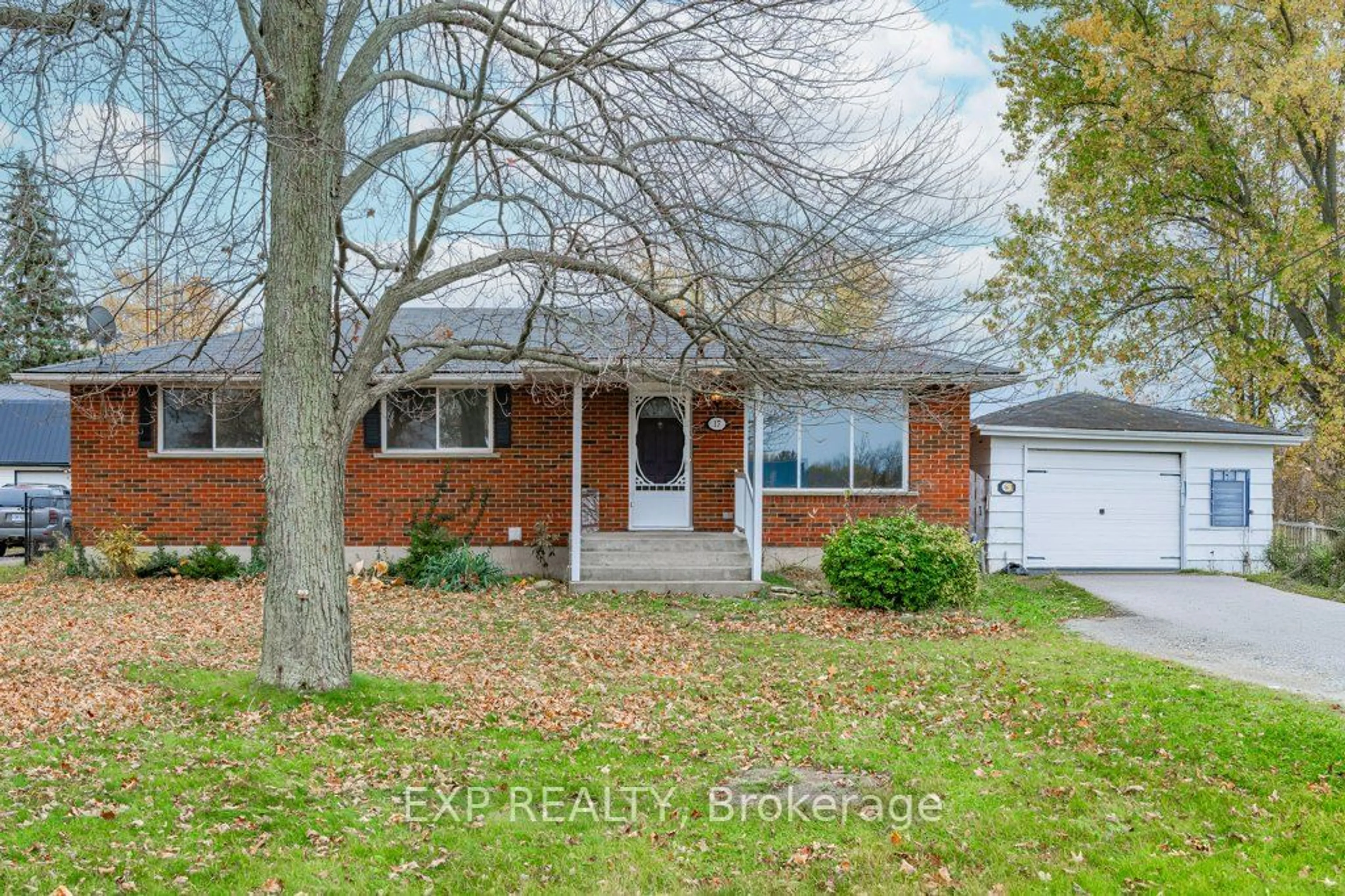 Frontside or backside of a home, the street view for 17 Joseph St, Haldimand Ontario N0A 1E0