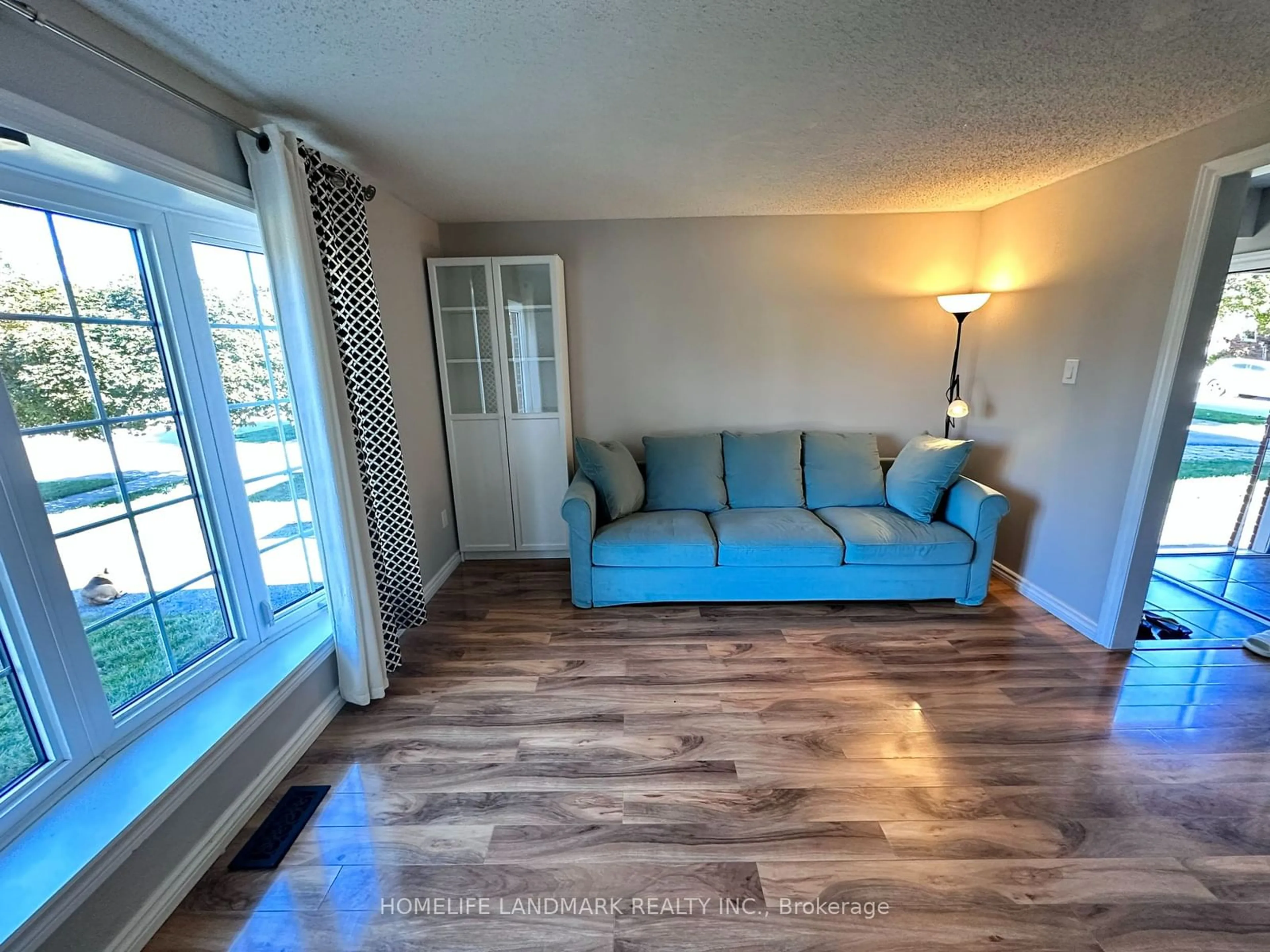 A pic of a room, wood floors for 112 Cole Rd, Guelph Ontario N1G 4S3