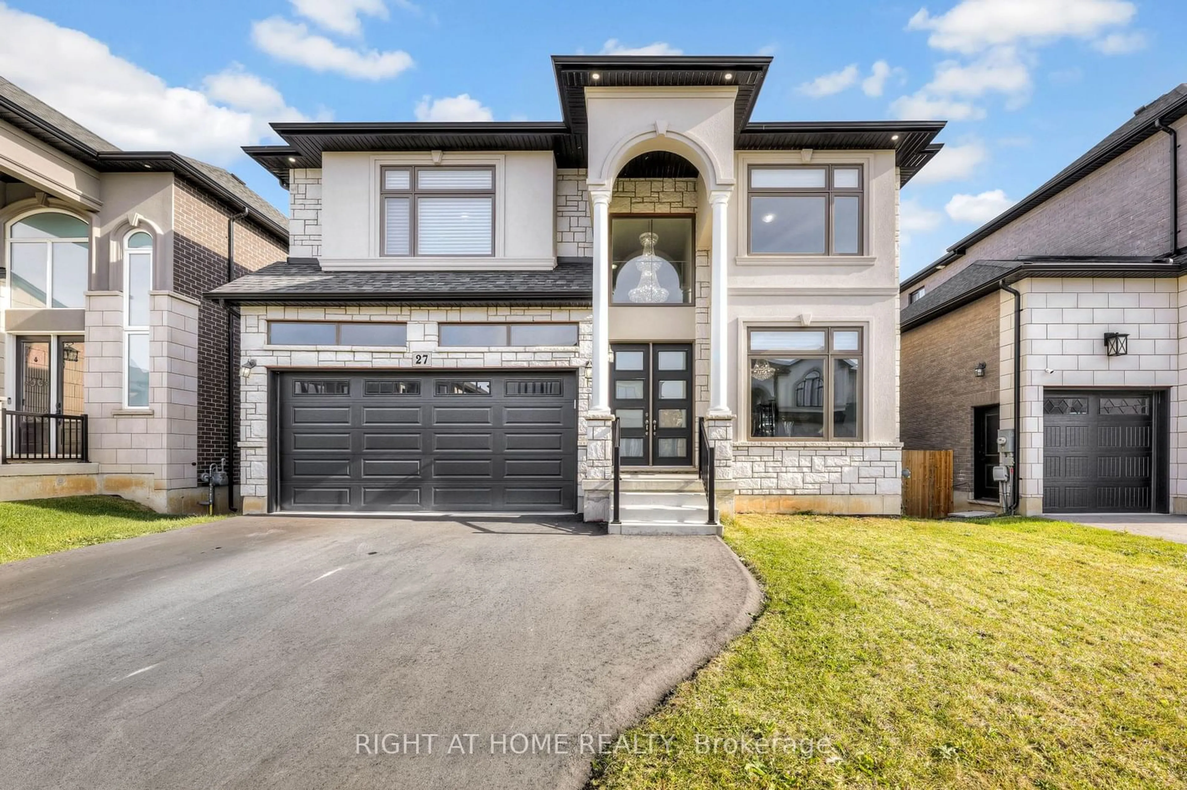 Frontside or backside of a home, the street view for 27 Deerfield Lane, Hamilton Ontario L9K 0K2