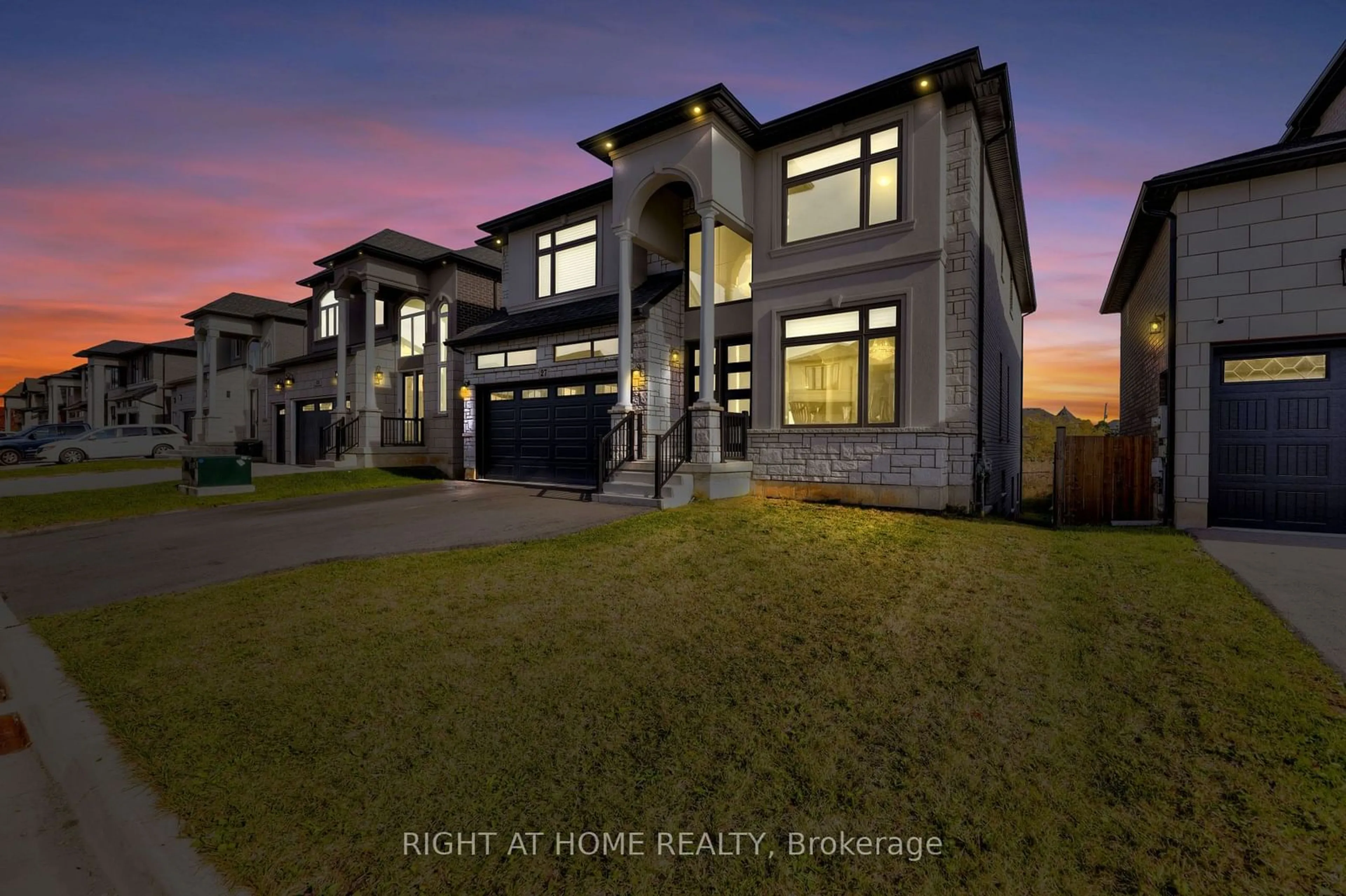 Frontside or backside of a home, the street view for 27 Deerfield Lane, Hamilton Ontario L9K 0K2