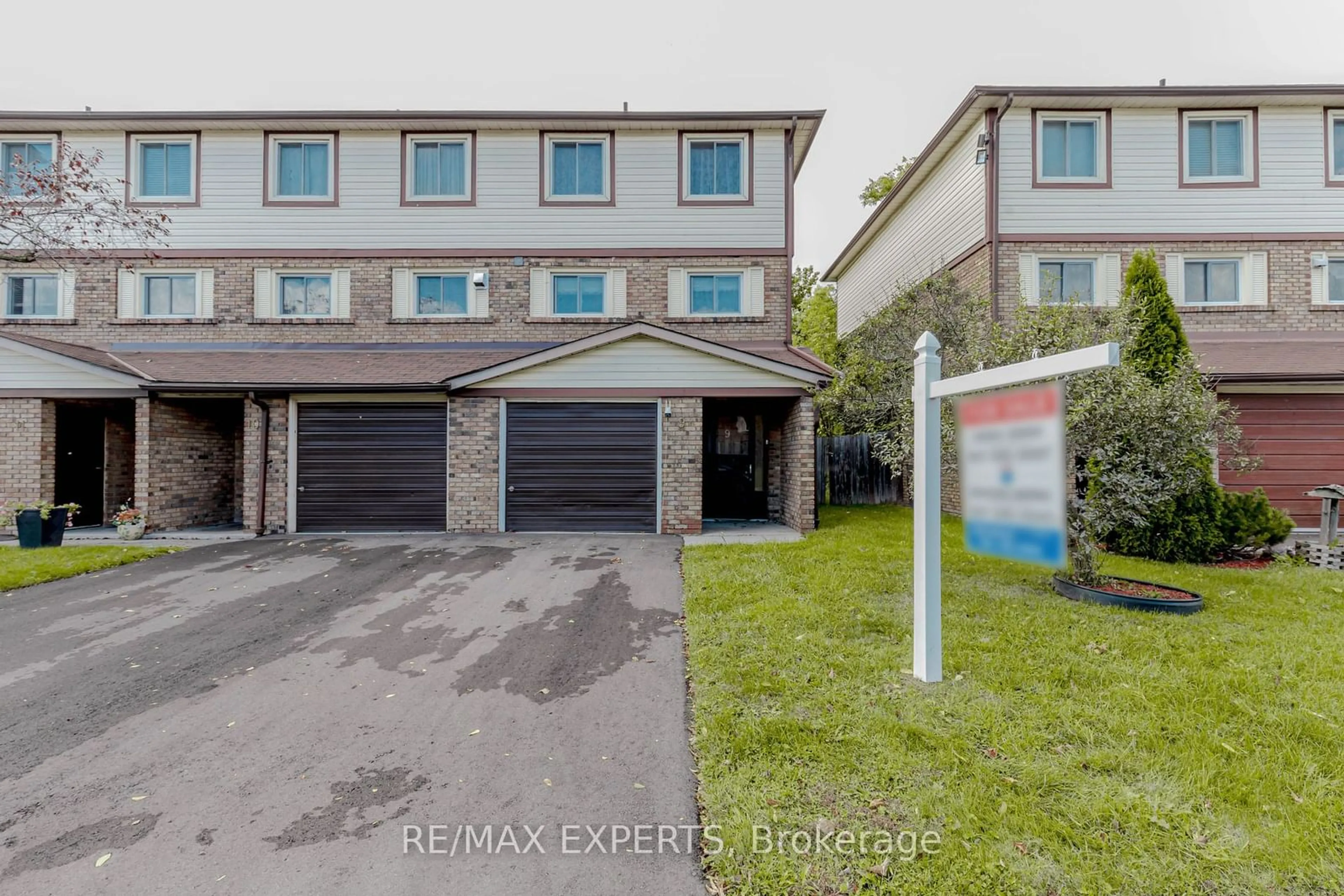 A pic from exterior of the house or condo, the street view for 34 Bow Valley Dr #9, Hamilton Ontario L8E 3L4