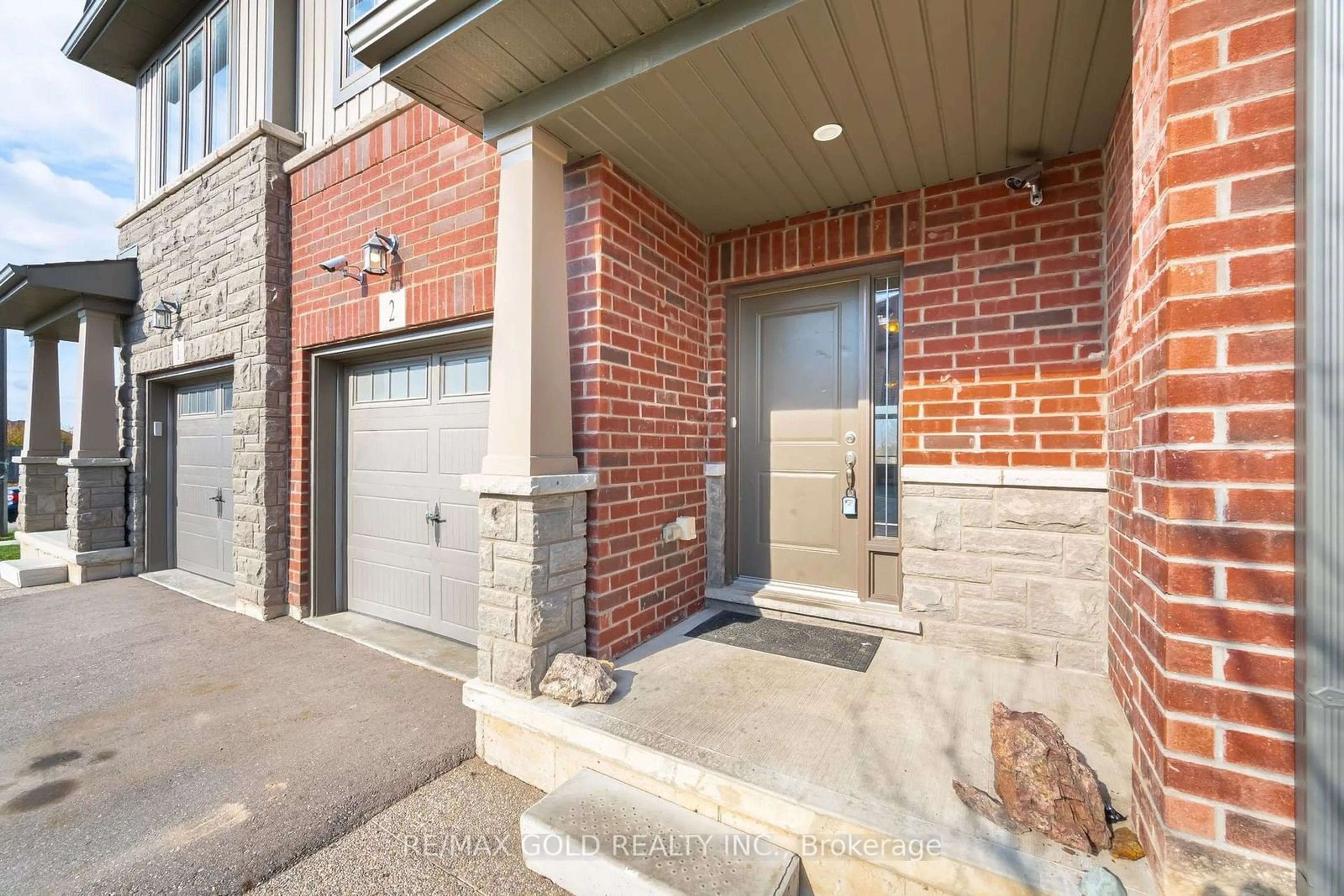 Home with brick exterior material for 77 Diana Ave #2, Brantford Ontario N3T 0R6