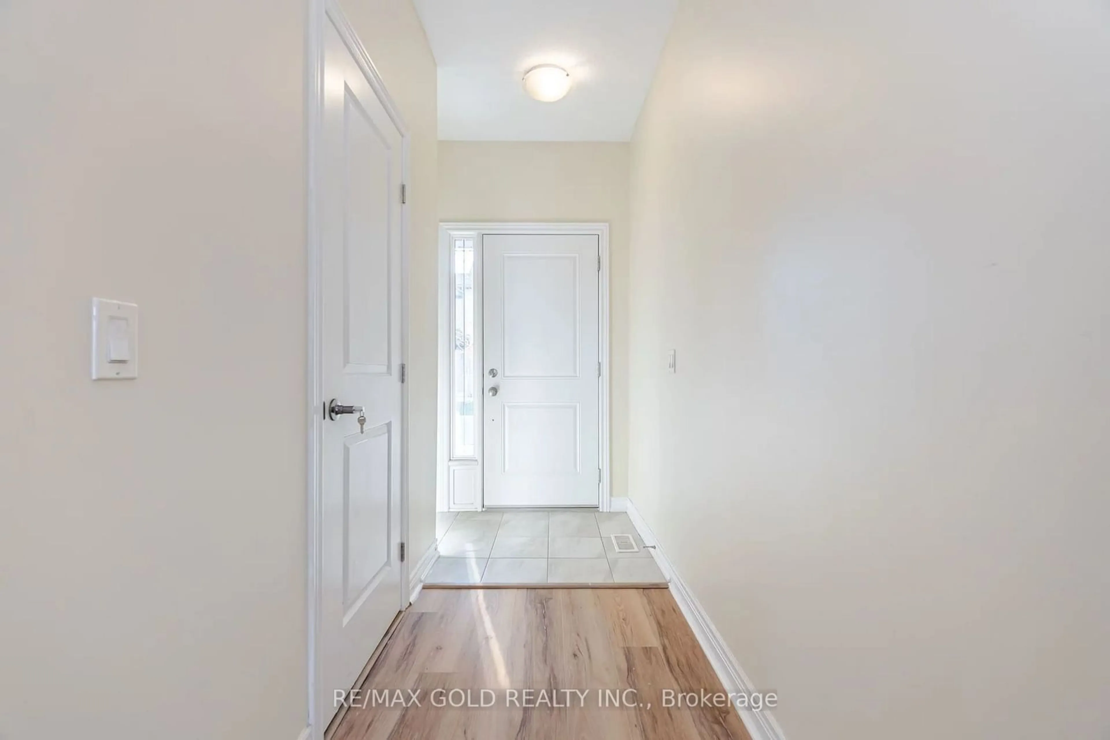 Indoor entryway, not visible floor for 77 Diana Ave #2, Brantford Ontario N3T 0R6