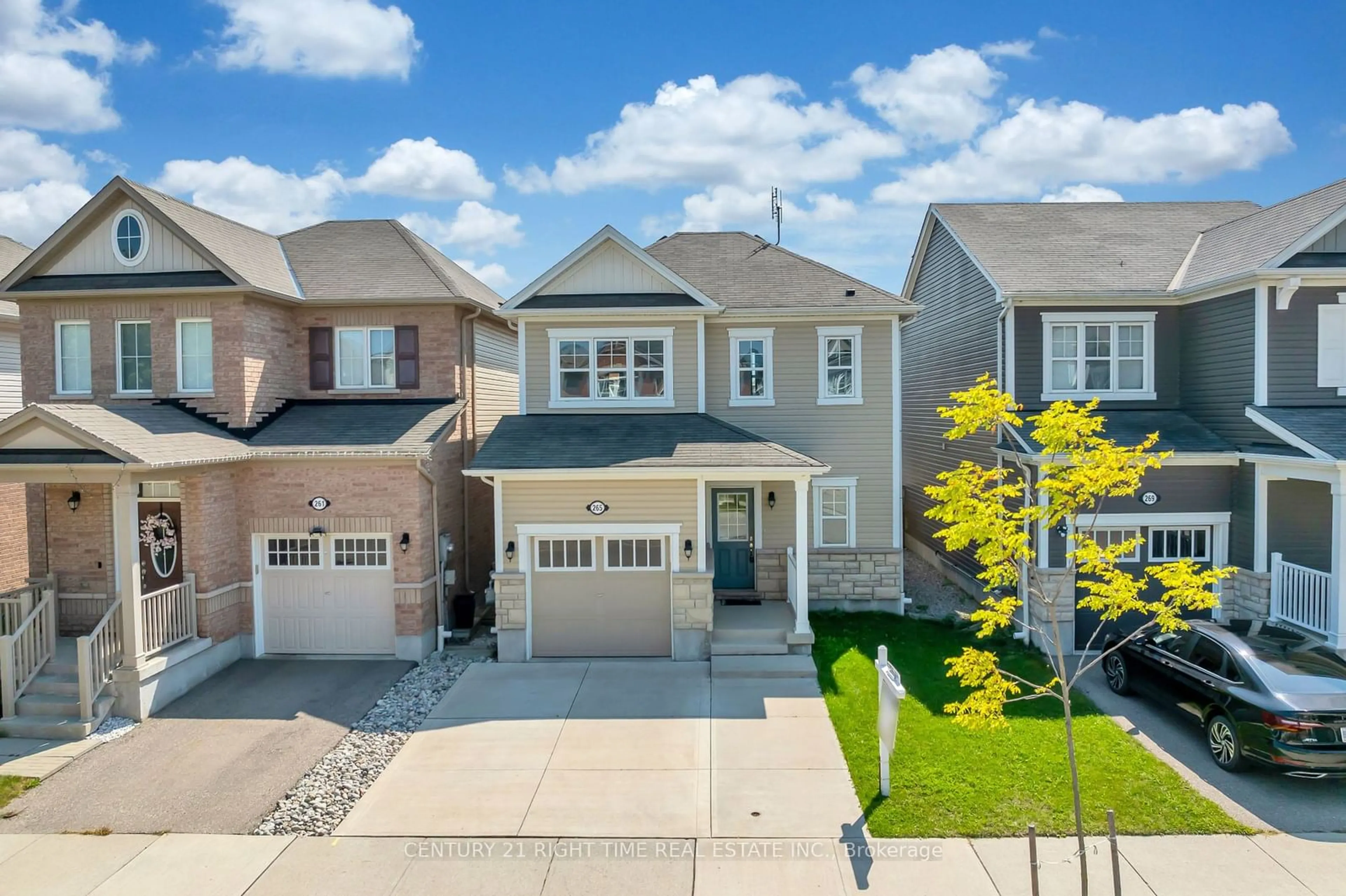 A pic from exterior of the house or condo, the street view for 265 Pineglen Cres, Kitchener Ontario N2R 0G3