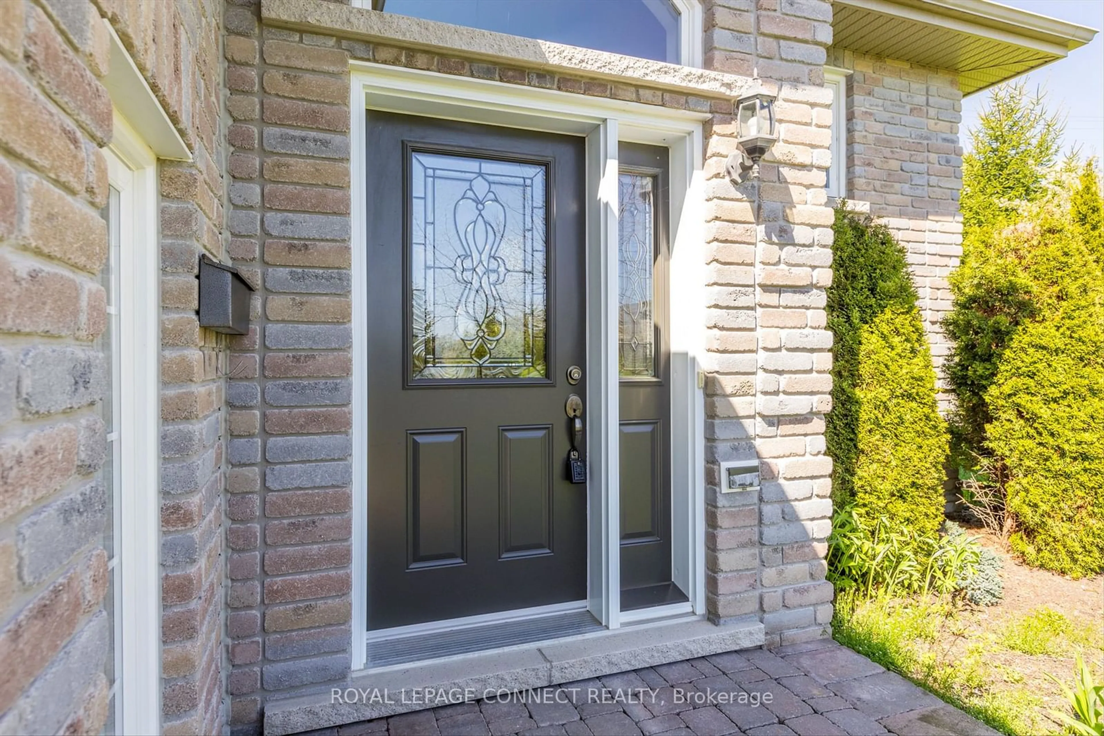 Indoor entryway, ceramic floors for 301 Carnegie Ave #94, Peterborough Ontario K9L 0B3