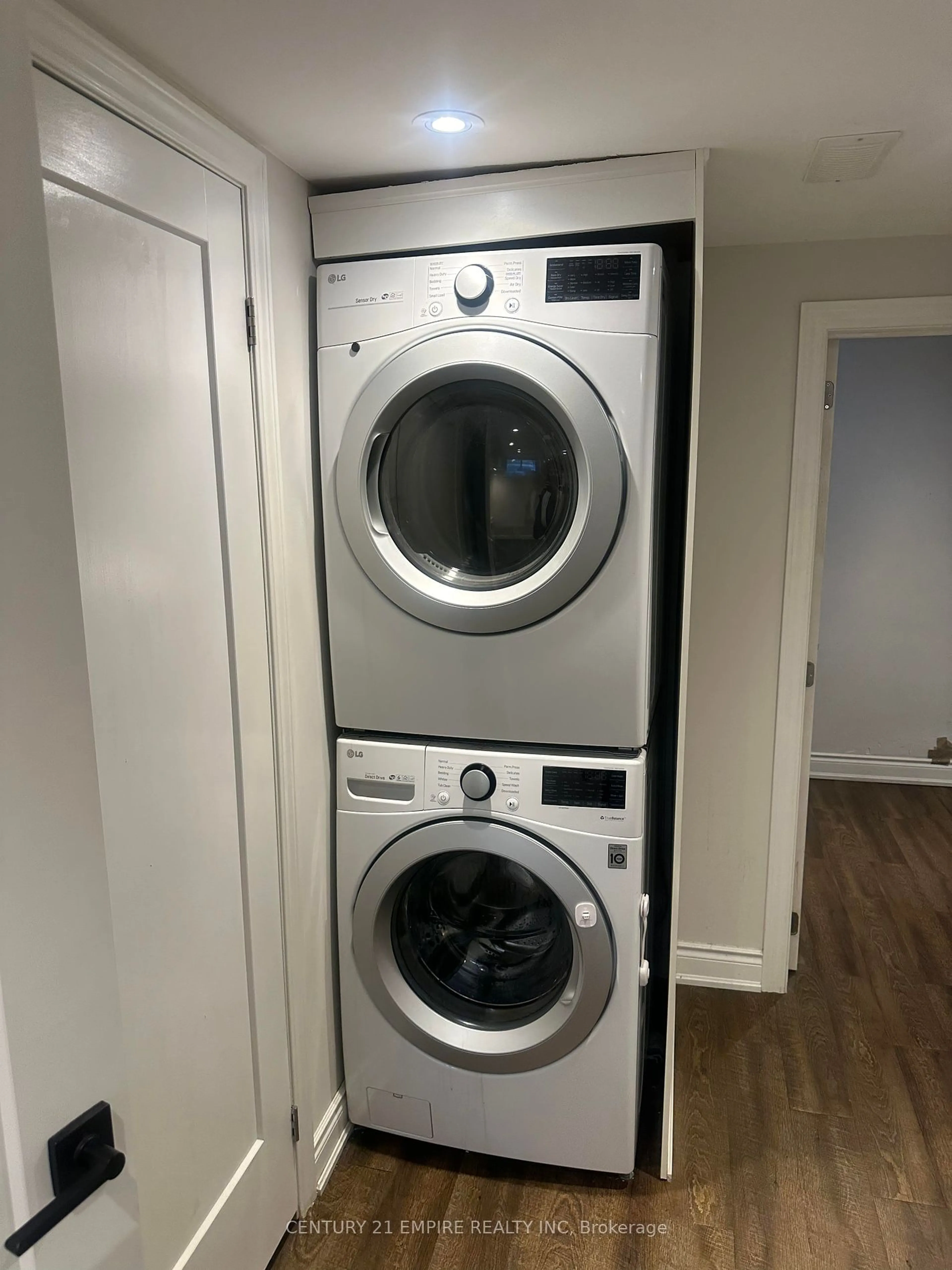 Washer and dryer for 11 Colmar Pl #5, Hamilton Ontario L9H 4L1