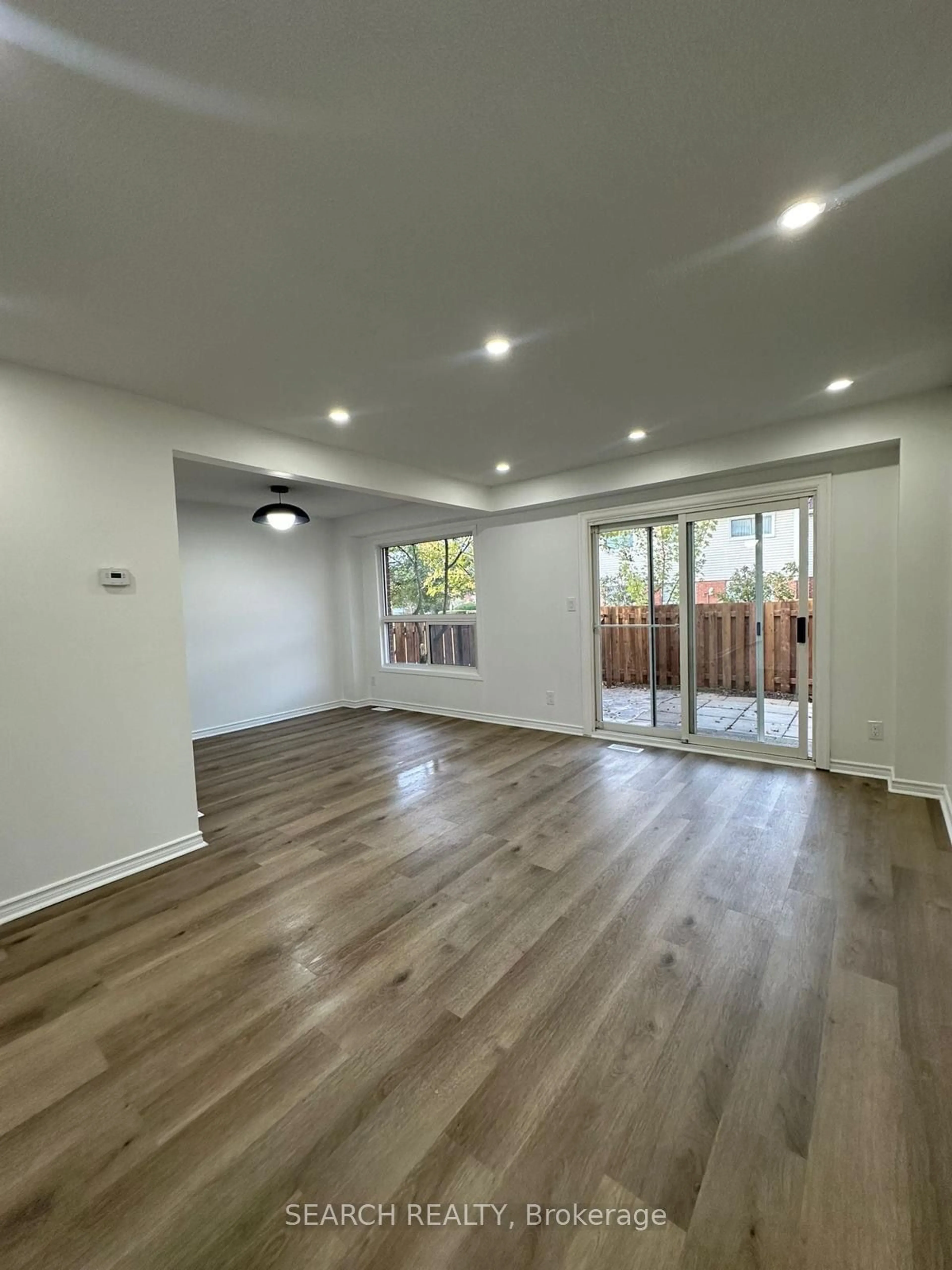 A pic of a room, wood floors for 286 Cushman Rd #74, St. Catharines Ontario L2M 6Z2