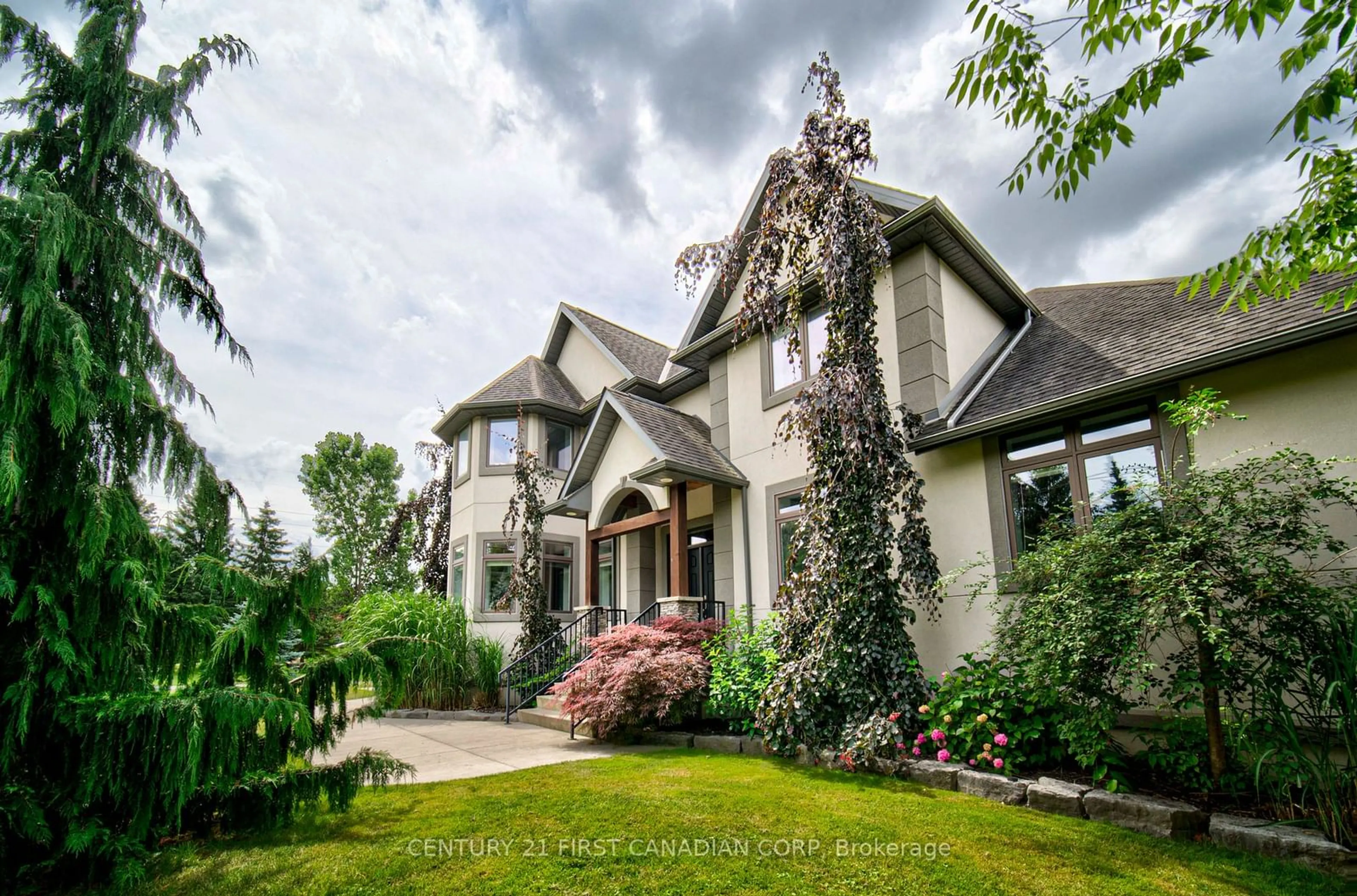 Frontside or backside of a home, cottage for 1659 Hamilton Rd, London Ontario N6M 1G5