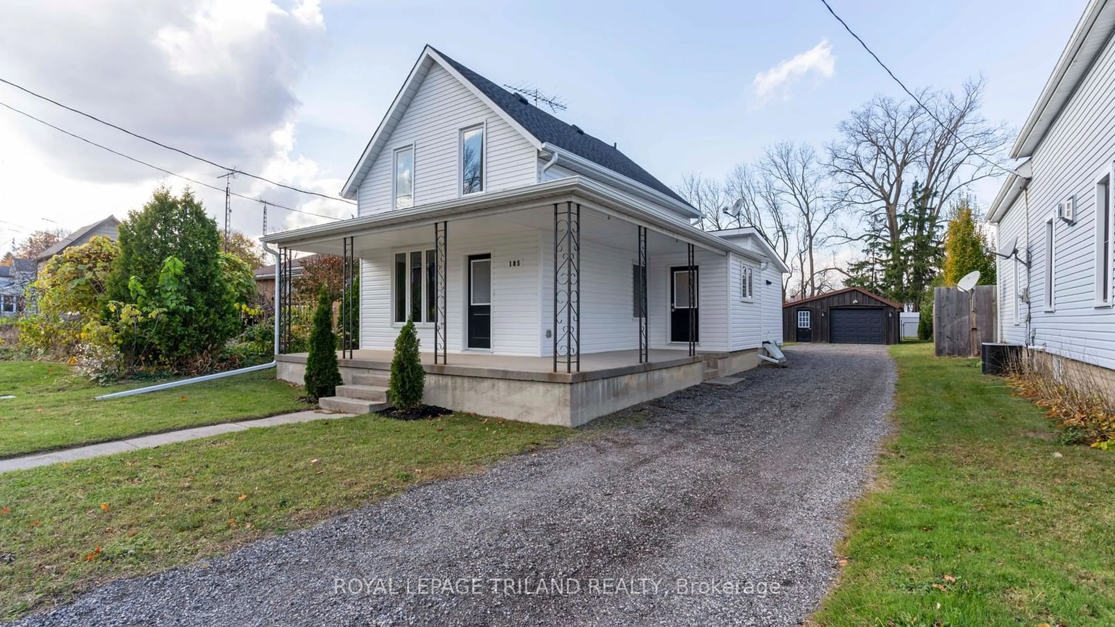 Frontside or backside of a home, cottage for 185 QUEEN St, West Elgin Ontario N0L 2C0