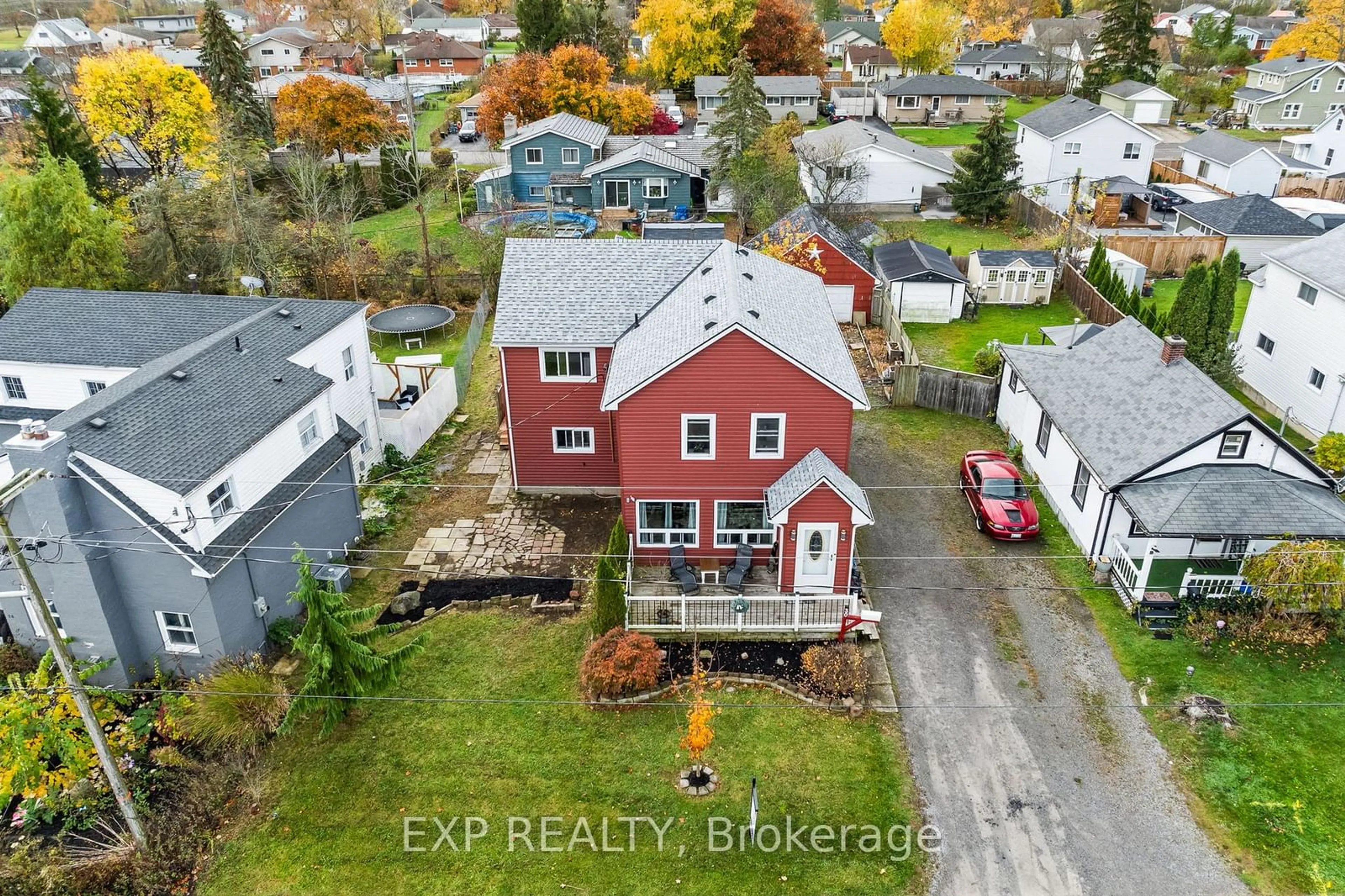 Frontside or backside of a home, the front or back of building for 30 Radford Ave, Fort Erie Ontario L2A 5H5