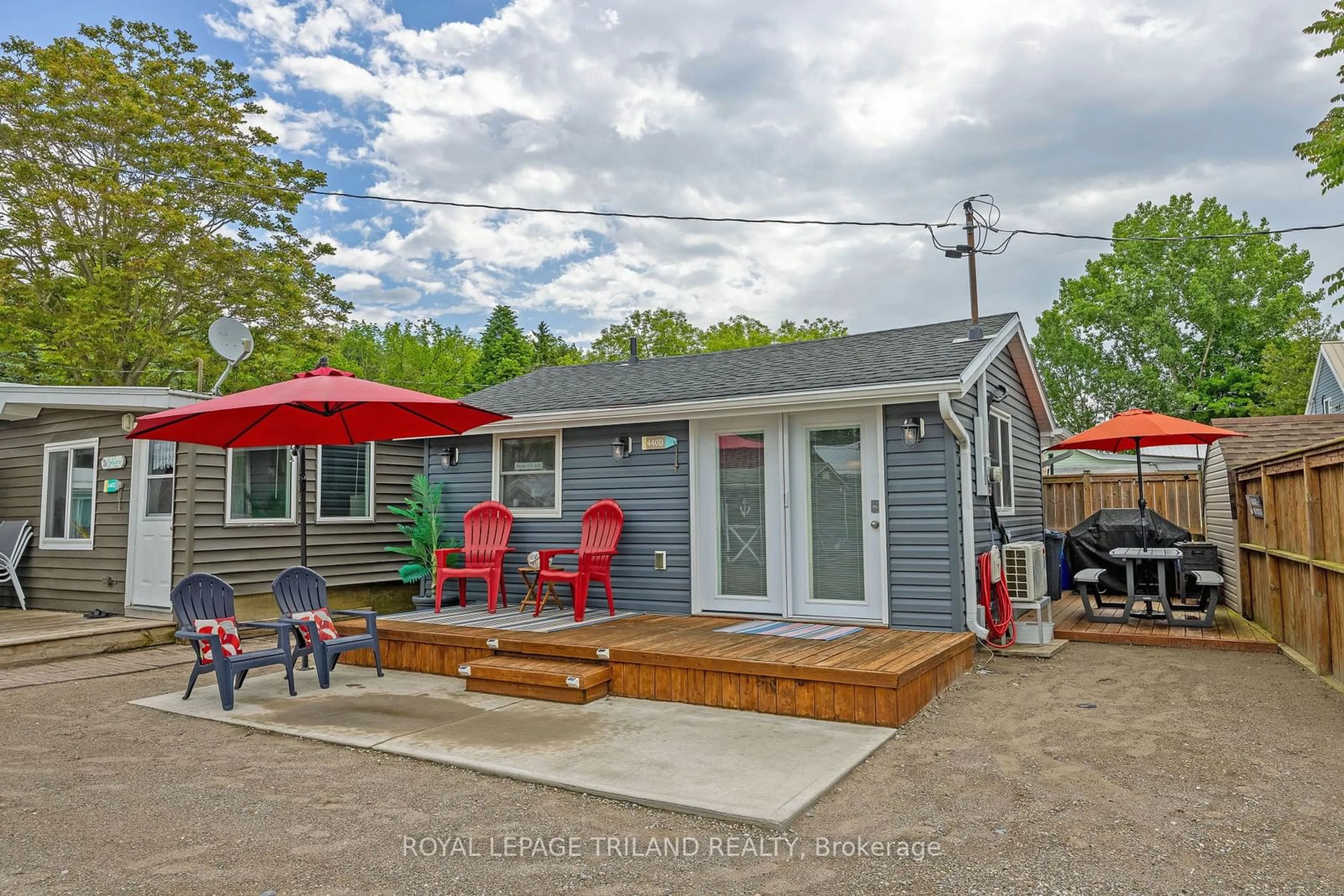 Patio, cottage for 440 West Edith Cavell Blvd #D, Central Elgin Ontario N5L 1G8