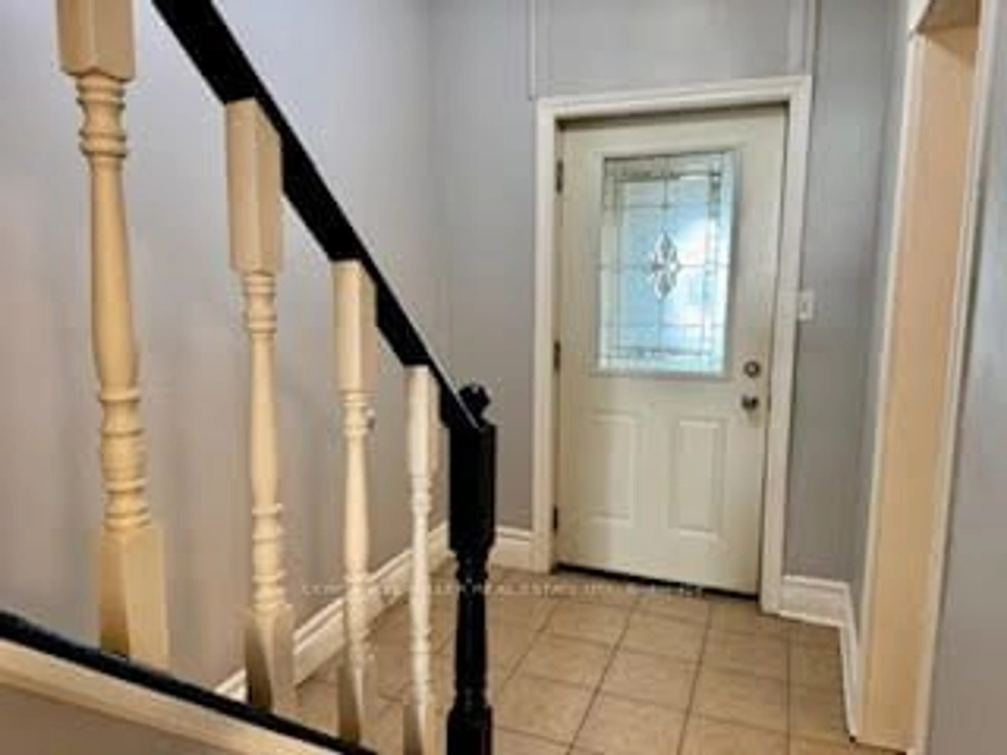 Indoor entryway, unknown floor for 21 Minto Ave, Hamilton Ontario L8L 6E1