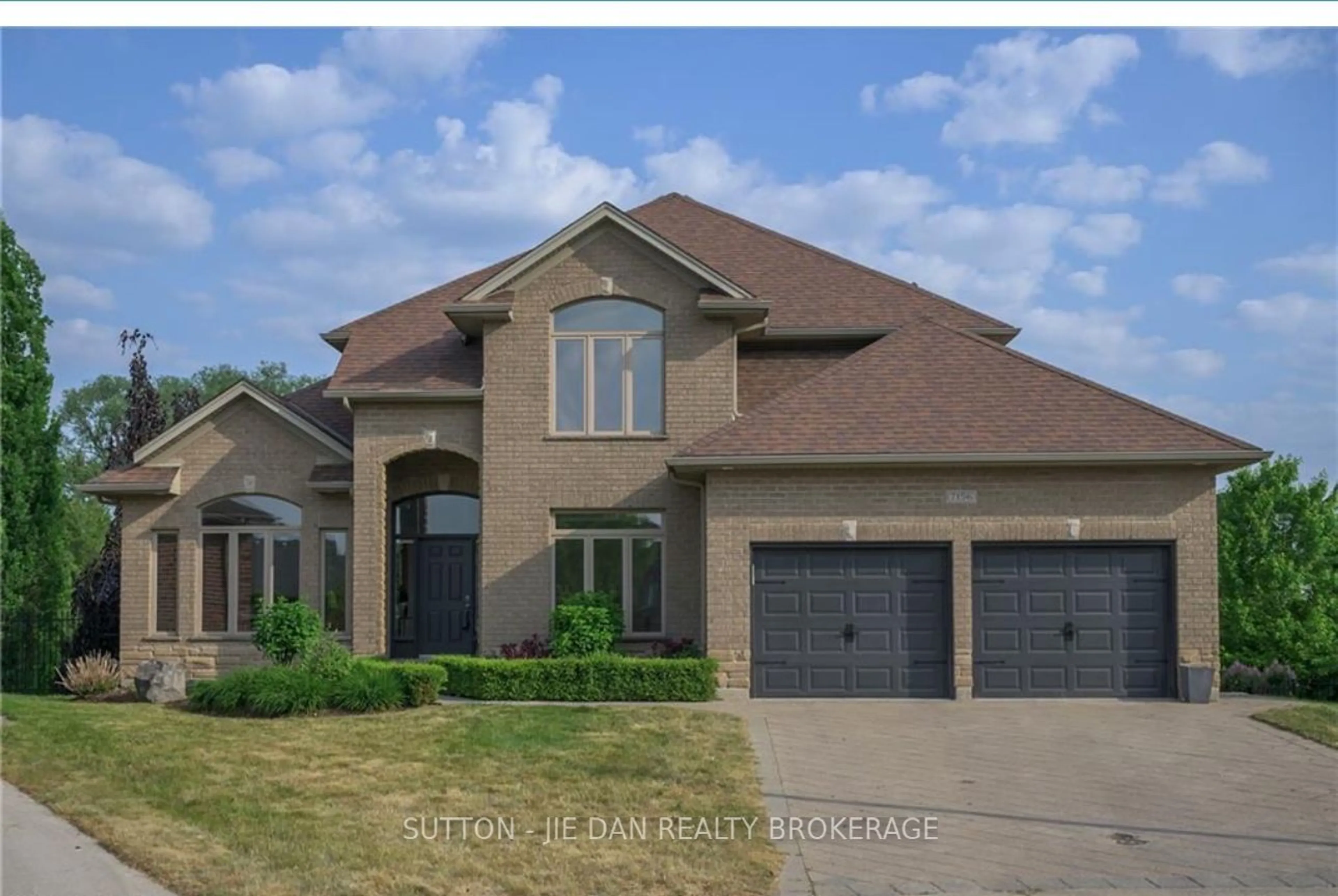 Frontside or backside of a home, the street view for 7156 CLAYTON Crt, London Ontario N6P 1V3