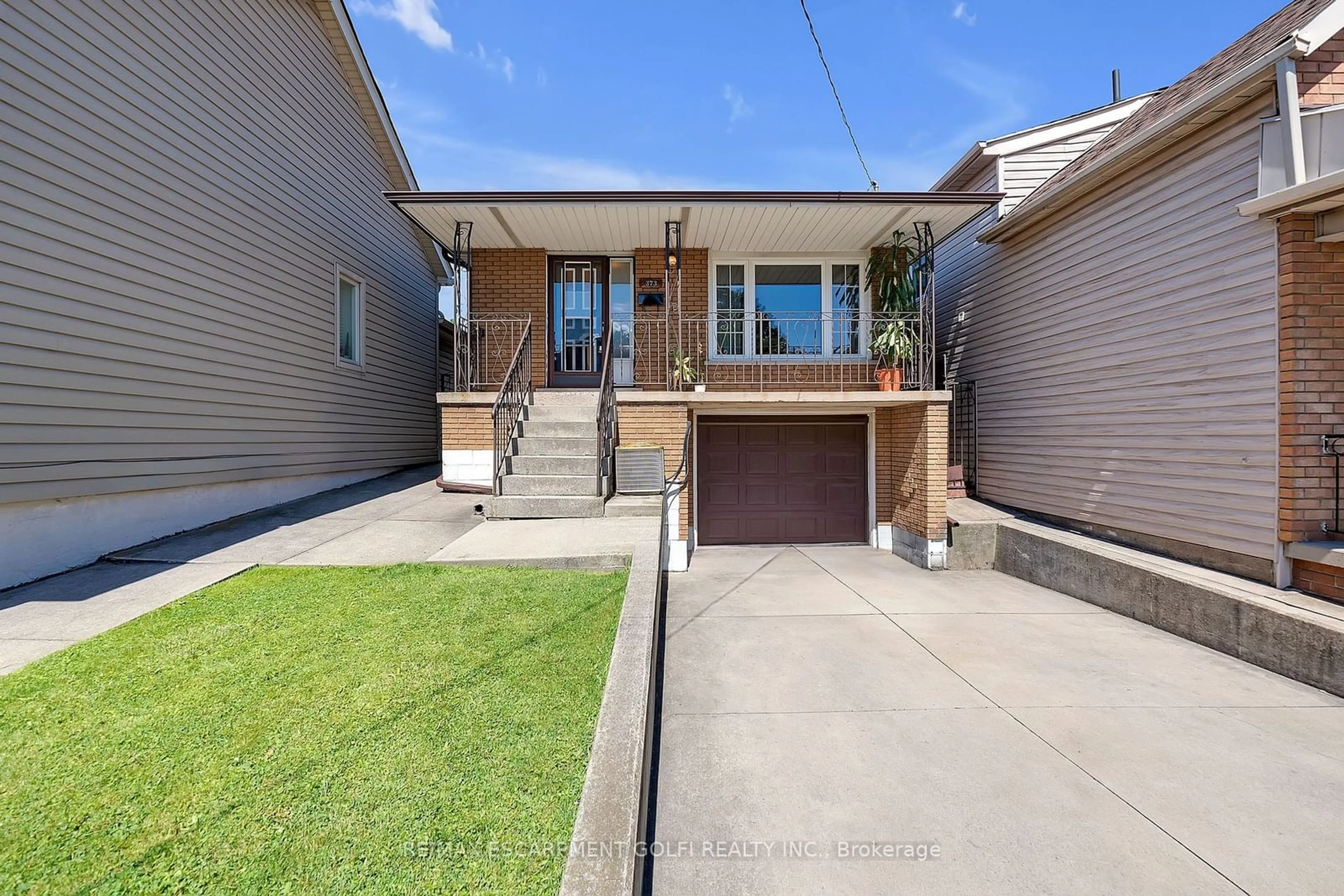 Frontside or backside of a home, the street view for 373 Mary St, Hamilton Ontario L8L 4W5