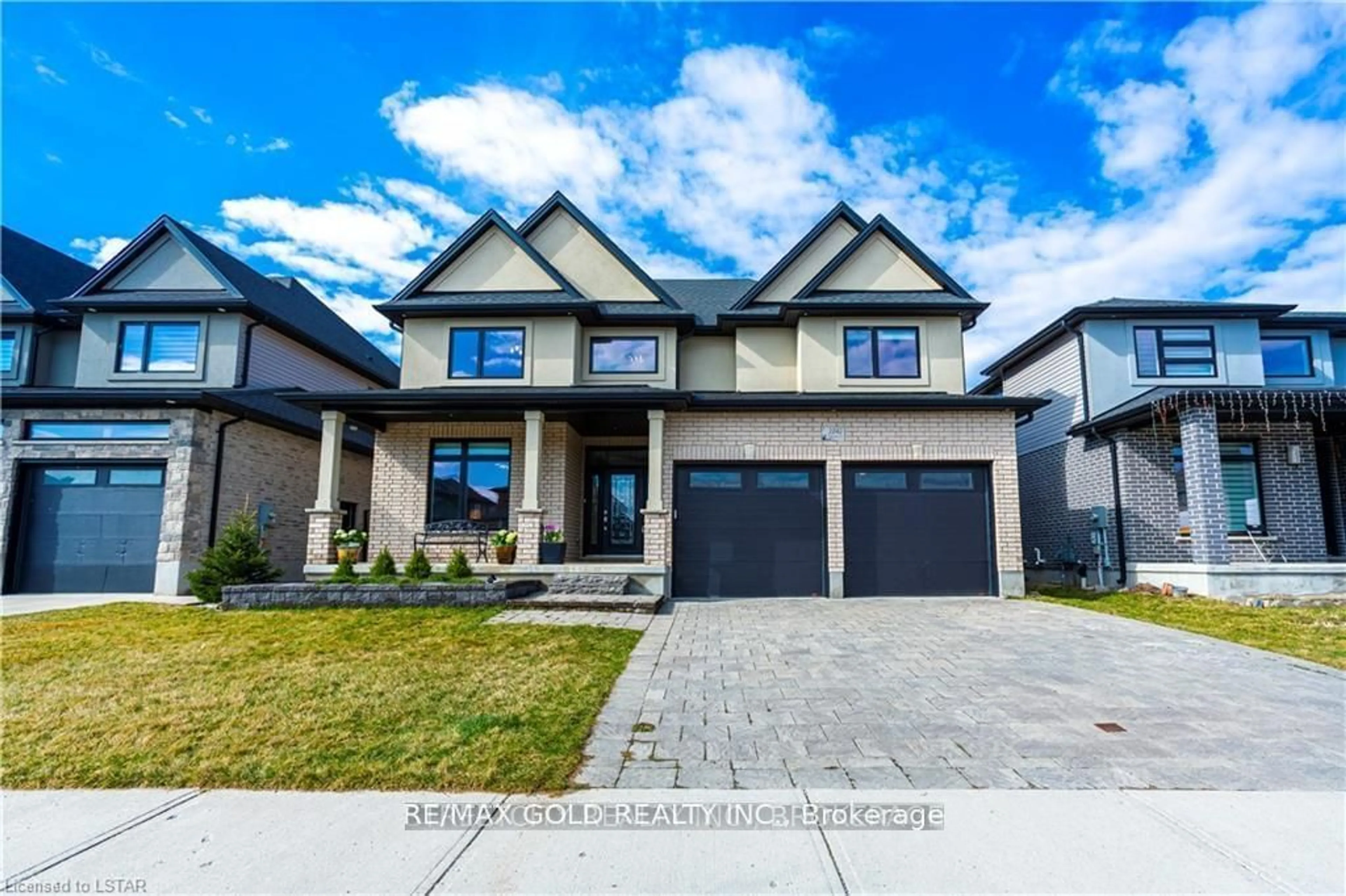 Frontside or backside of a home, the street view for 1040 EAGLETRACE Dr, London Ontario N6G 0S5