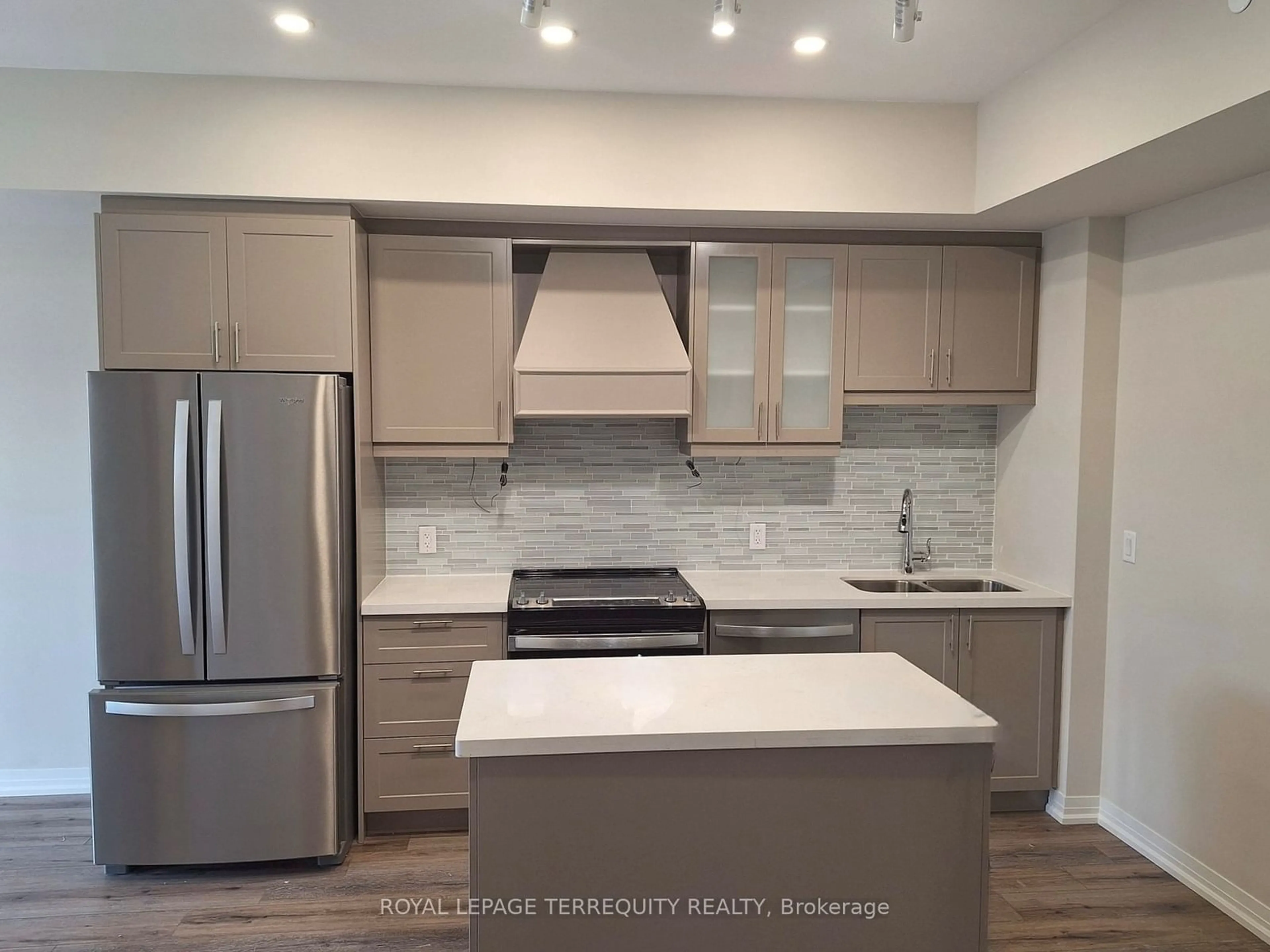 Open concept kitchen for 50 Herrick Ave #LP 15, St. Catharines Ontario L2P 0G3