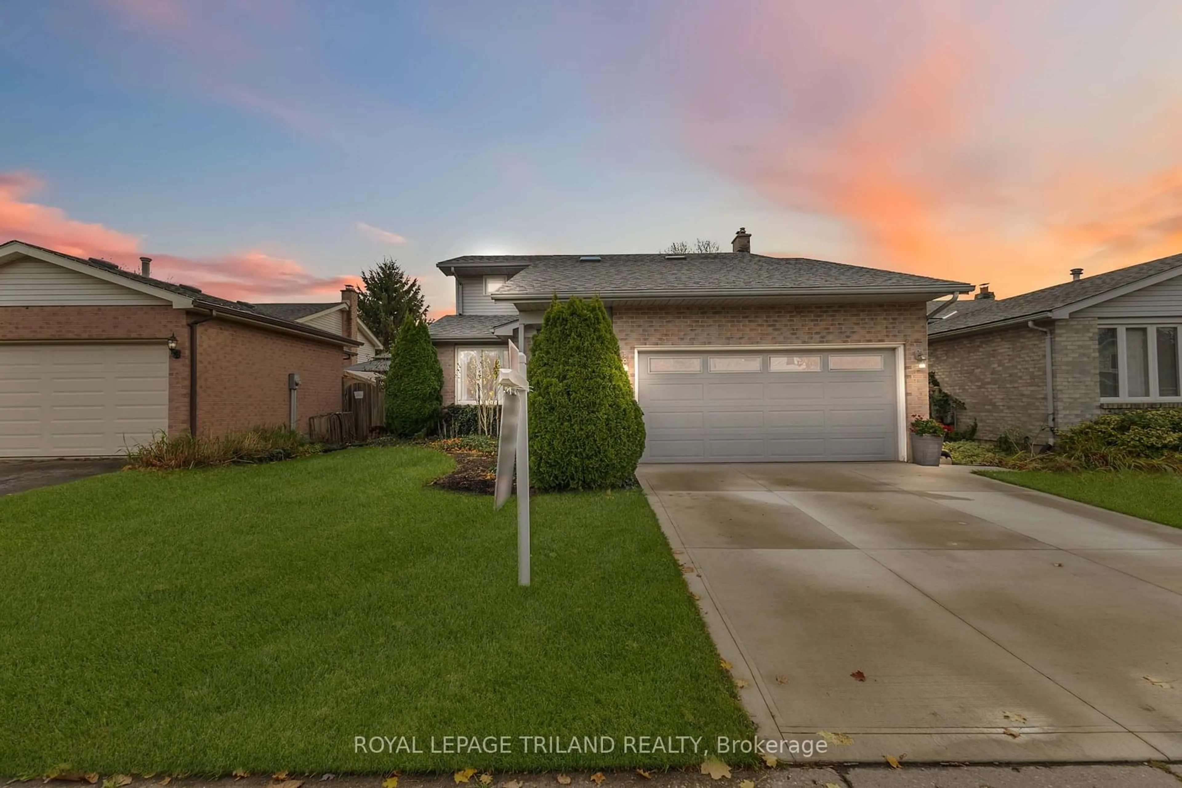 Frontside or backside of a home, the street view for 263 Conway Dr, London Ontario N6E 3J5