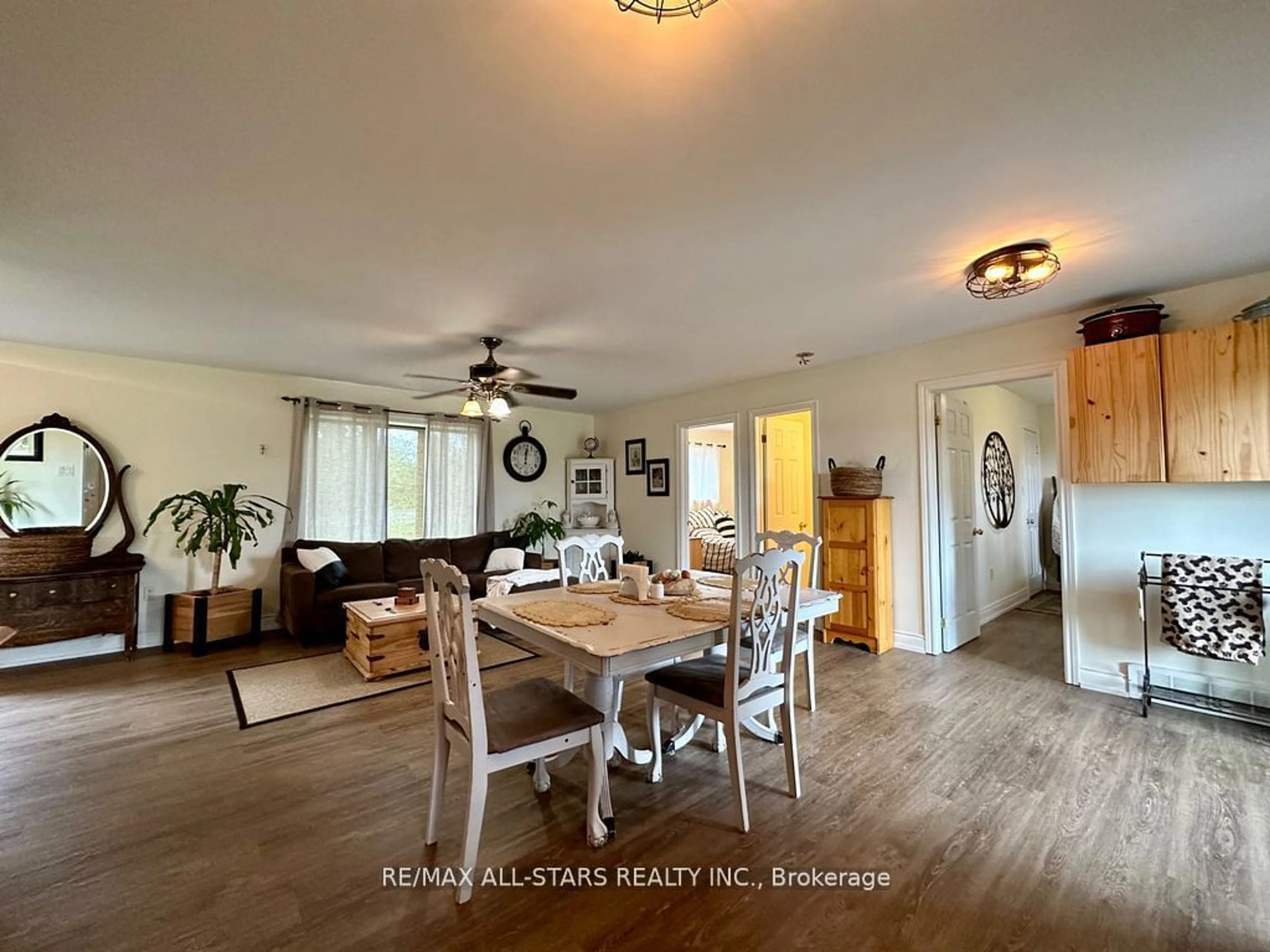 Dining room, wood floors, cottage for 721 Hiawatha Line, Otonabee-South Monaghan Ontario K0L 2G0