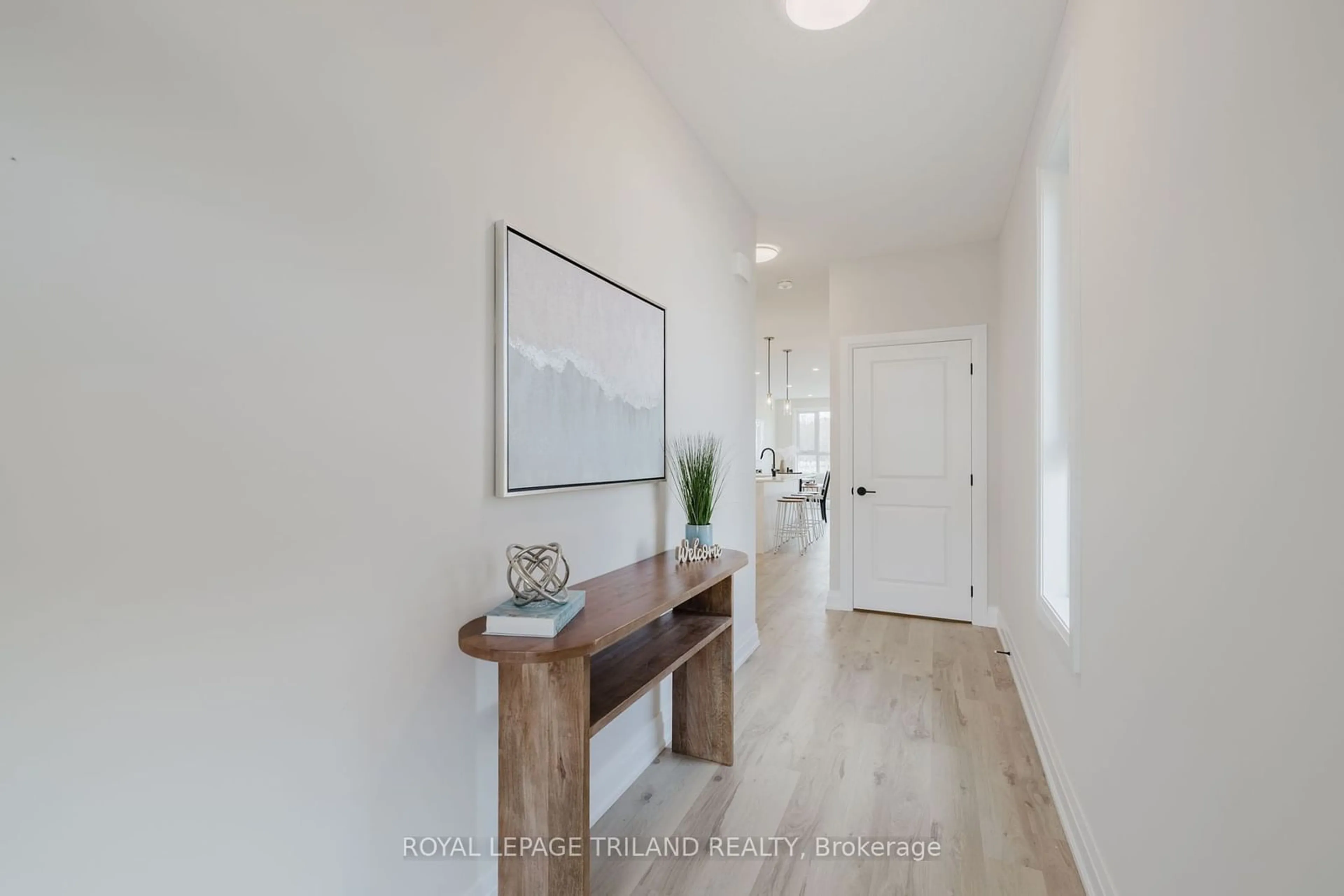 Indoor entryway, wood floors for 1867 Dalmagarry Rd, London Ontario N6G 0A6