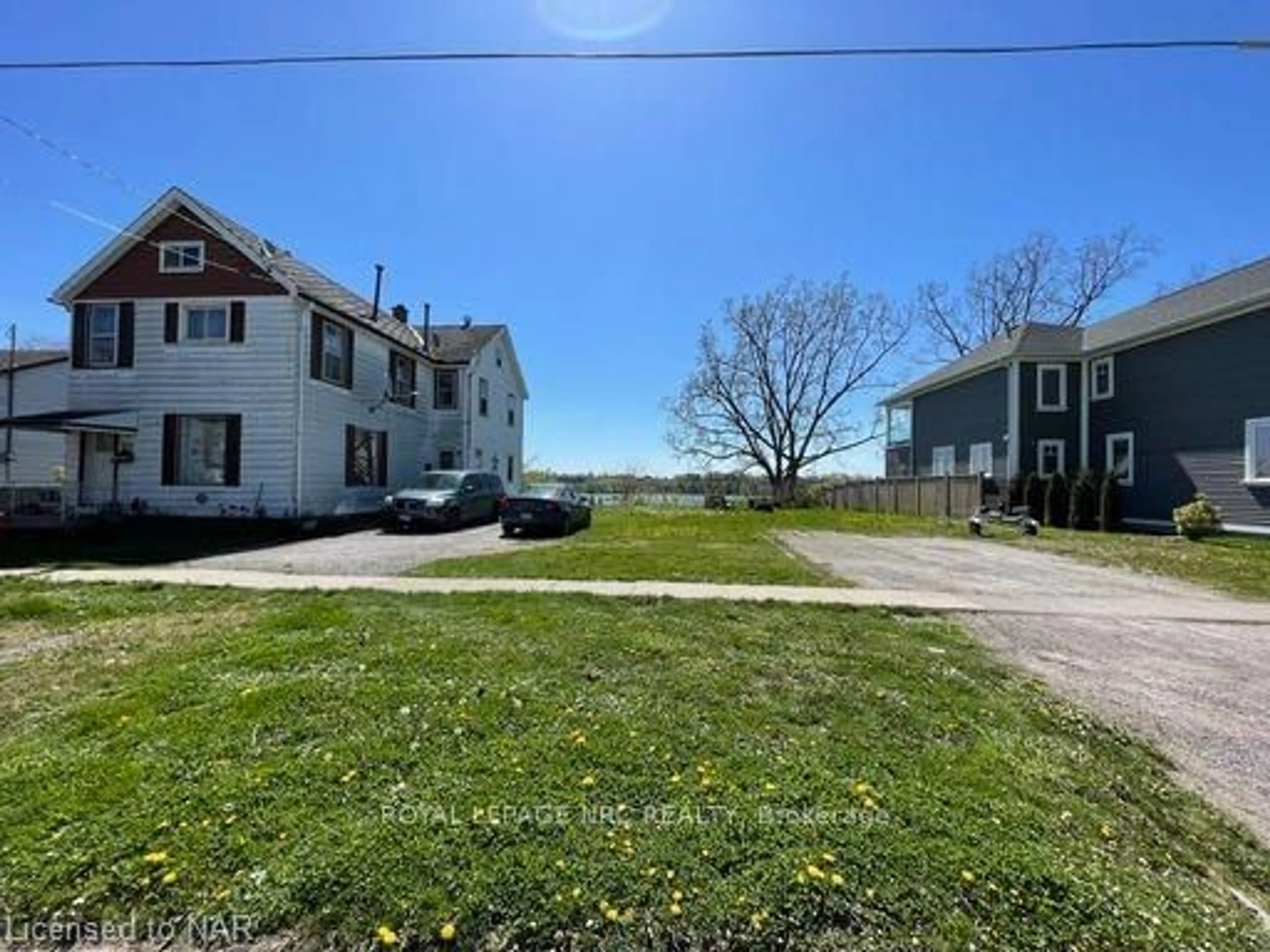 A pic from exterior of the house or condo, the front or back of building for 115A MAIN St, St. Catharines Ontario L2N 4V3