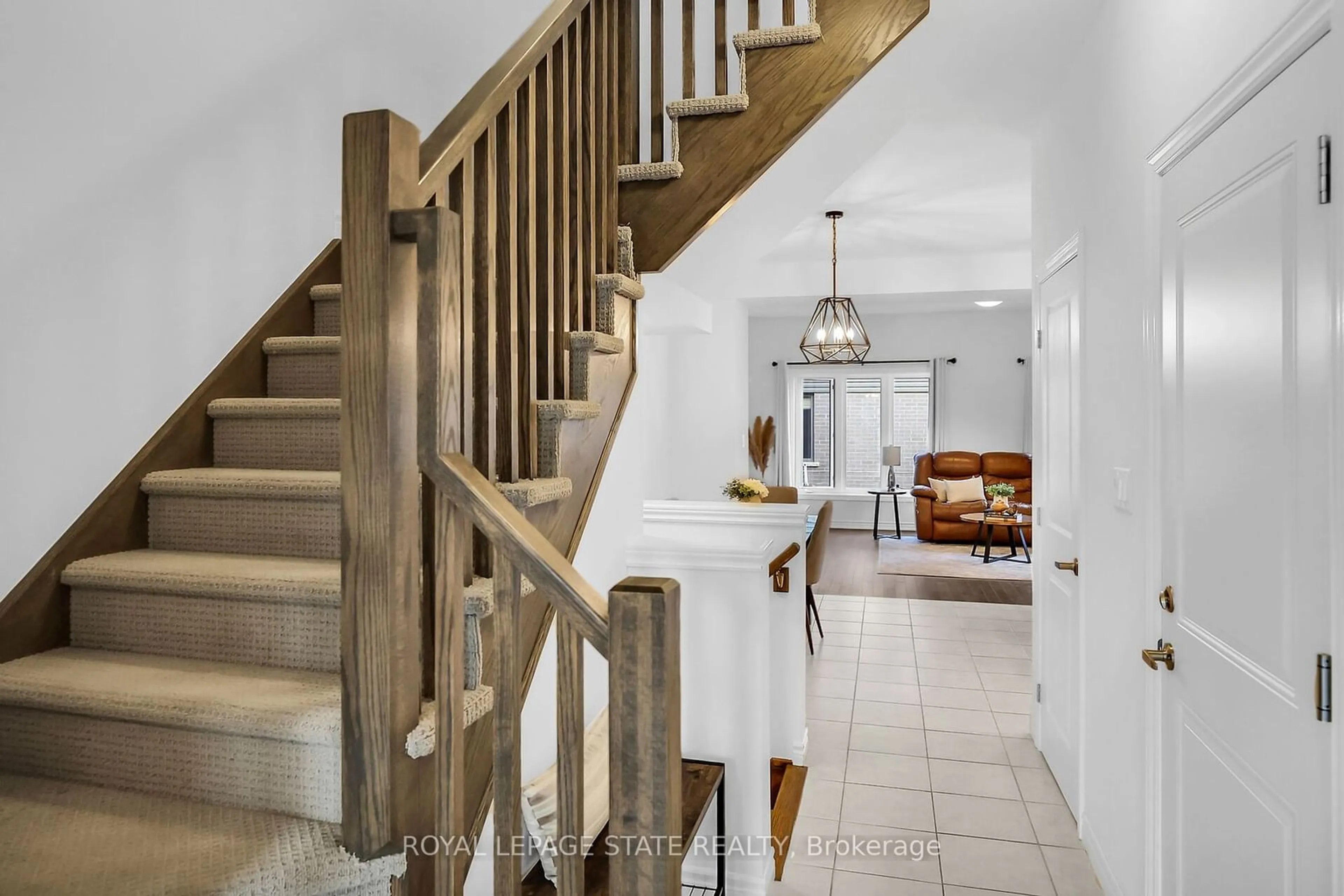 Stairs for 4165 Cassandra Dr, Lincoln Ontario L0R 1B7