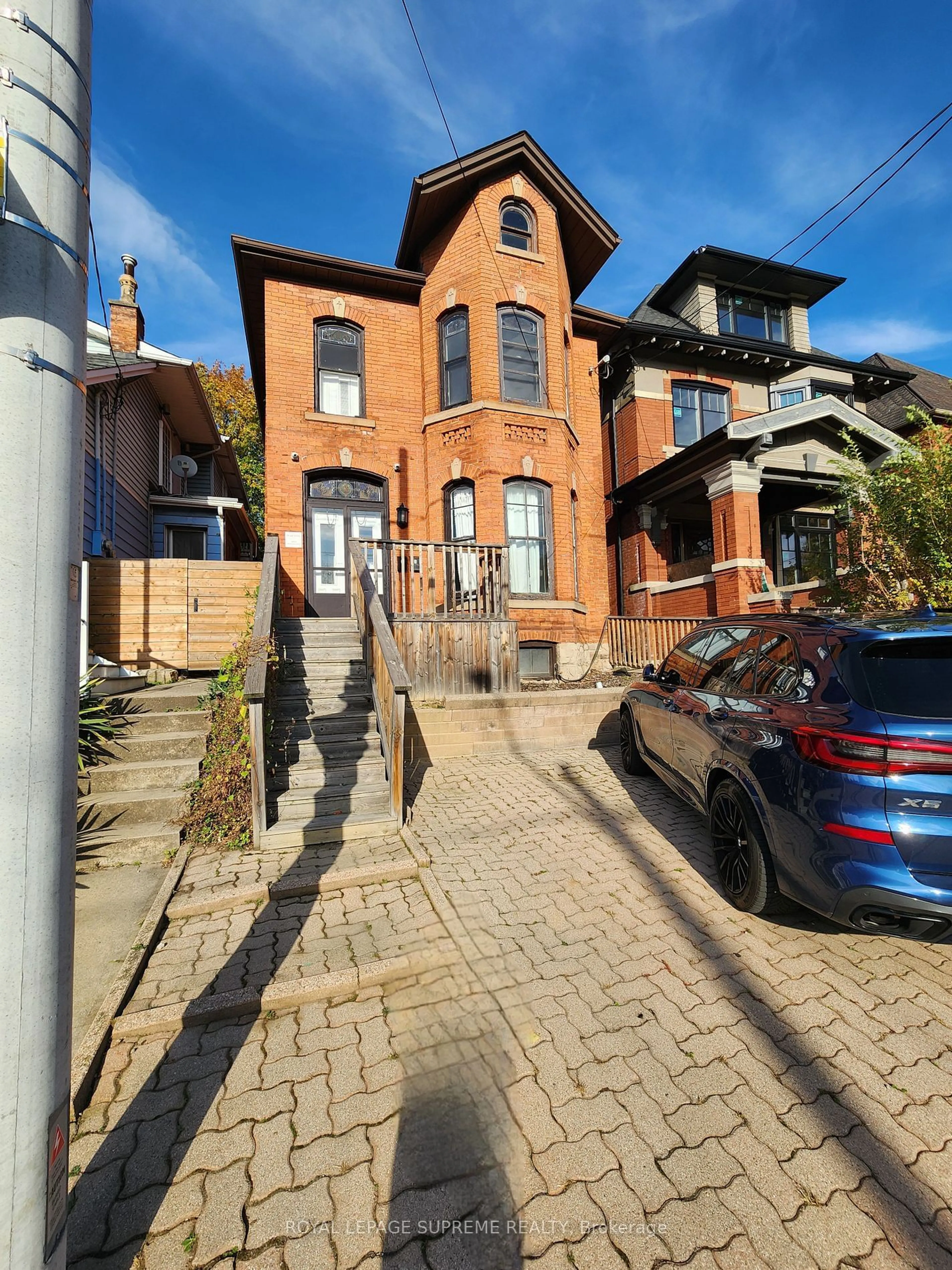 Frontside or backside of a home, the street view for 160 Herkimer St, Hamilton Ontario L8P 2H4