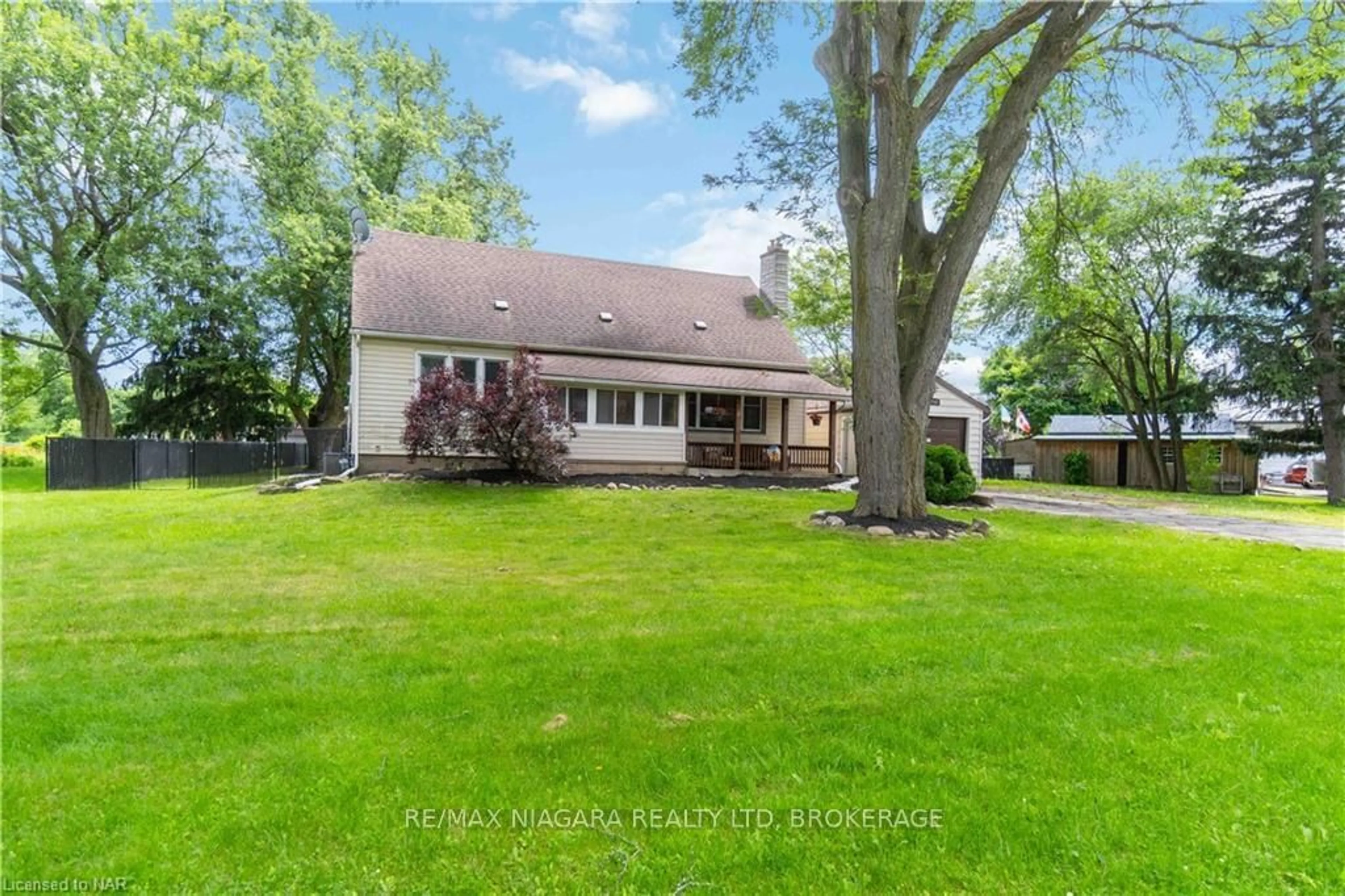 Frontside or backside of a home, the fenced backyard for 7988 WATSON St, Niagara Falls Ontario L2H 1E6