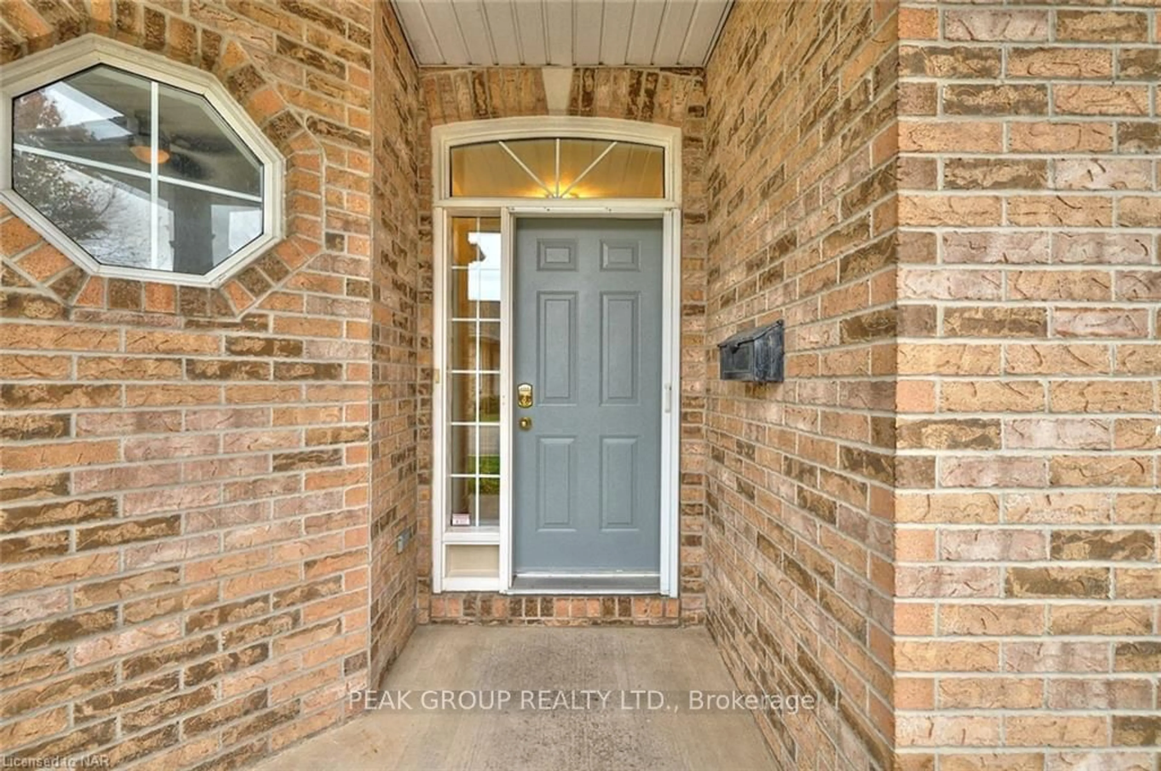 Indoor entryway, ceramic floors for 5200 DORCHESTER Rd #15, Niagara Falls Ontario L2E 7M6