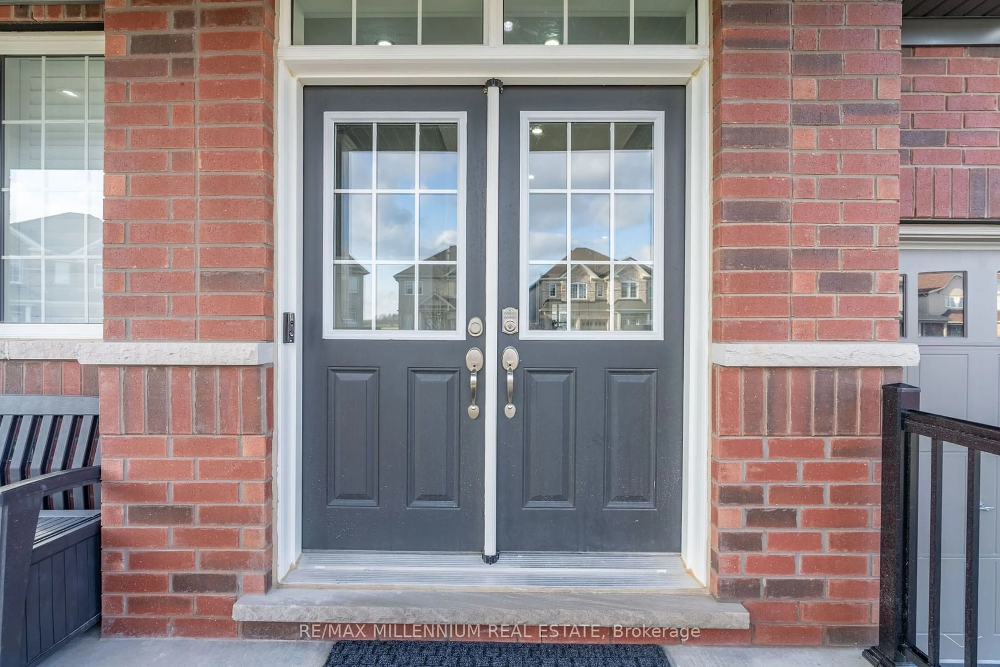 Indoor entryway, wood floors for 732 Gilmour Cres, Shelburne Ontario L9V 3X2