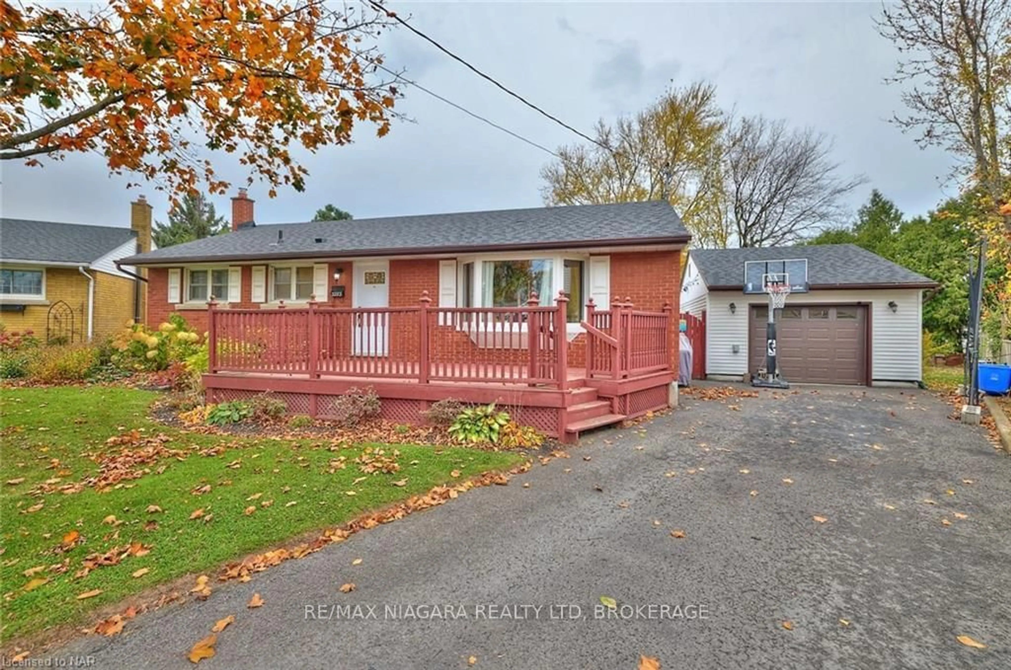 A pic from exterior of the house or condo, the fenced backyard for 3283 KENWOOD Crt, Niagara Falls Ontario L2J 2X8