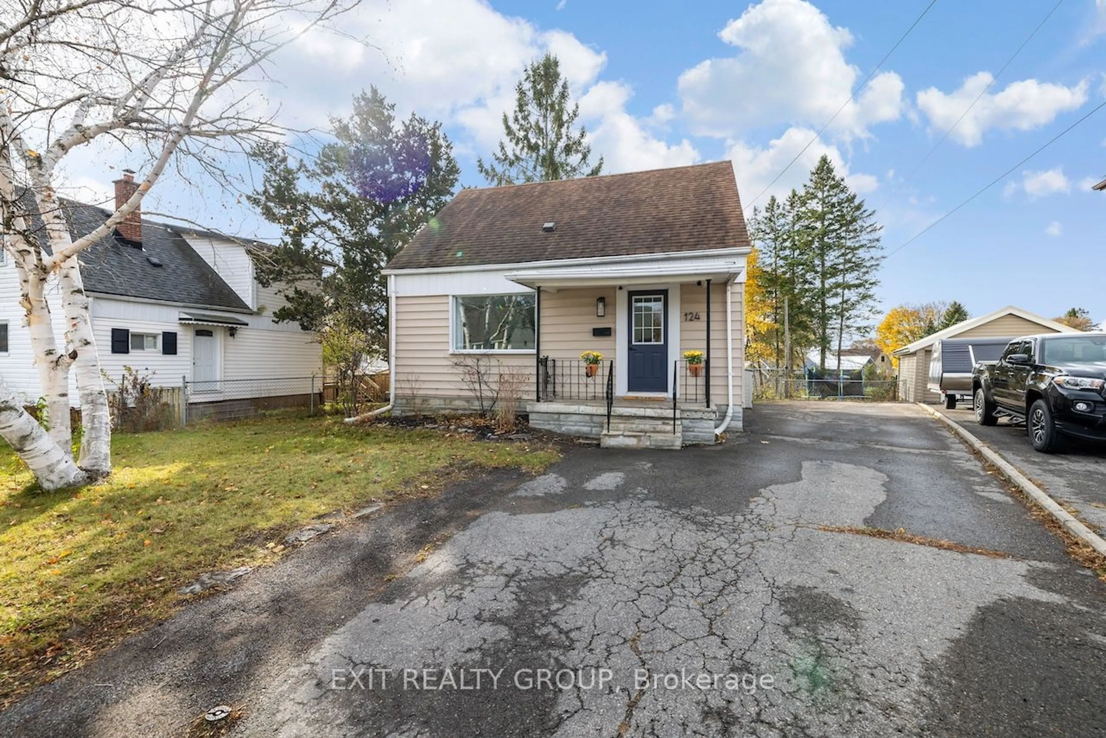 Frontside or backside of a home, cottage for 124 Humewood Dr, Belleville Ontario K8N 4E7