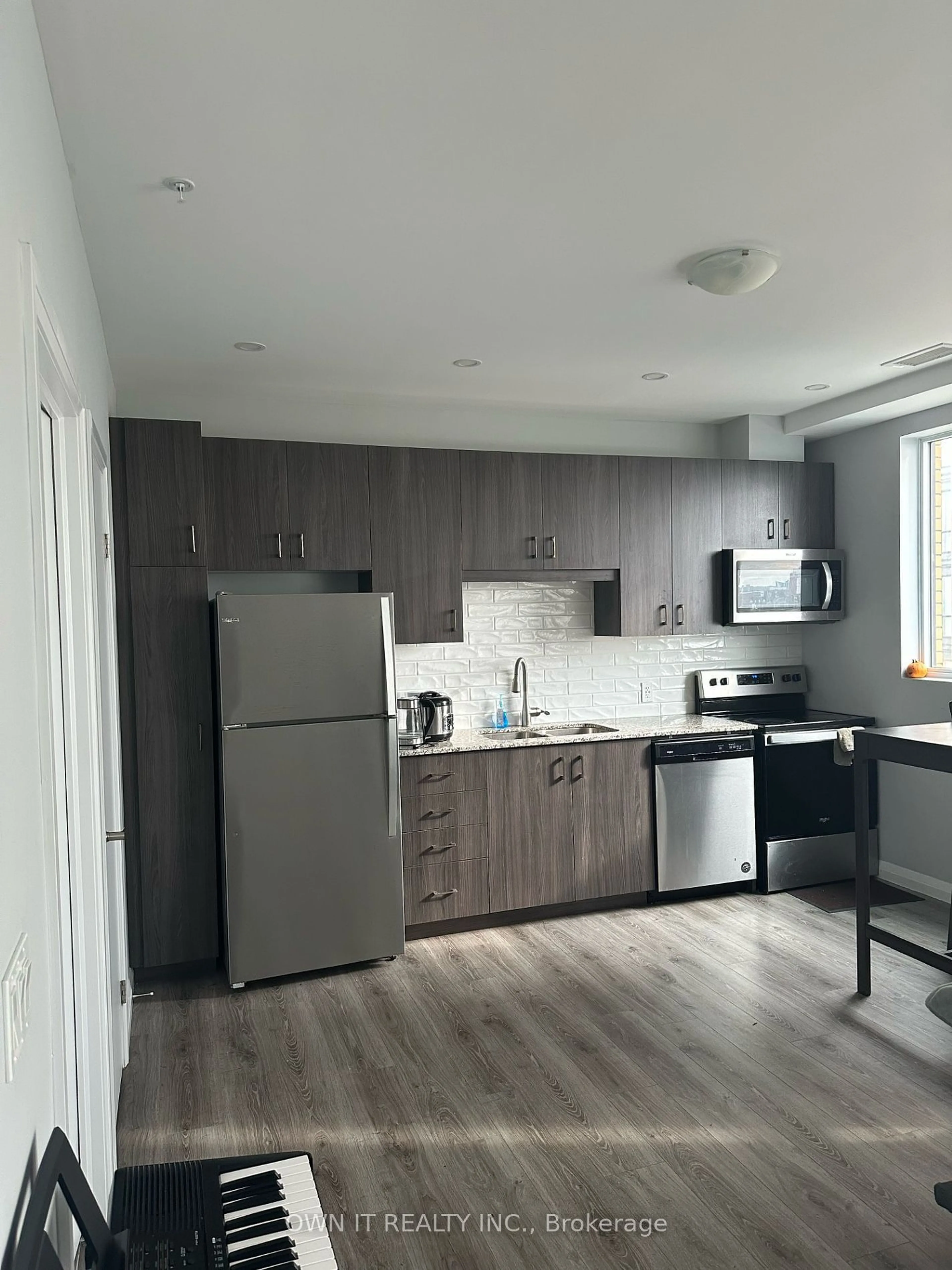 Standard kitchen, wood floors for 104 Garment St, Kitchener Ontario N2G 0C8