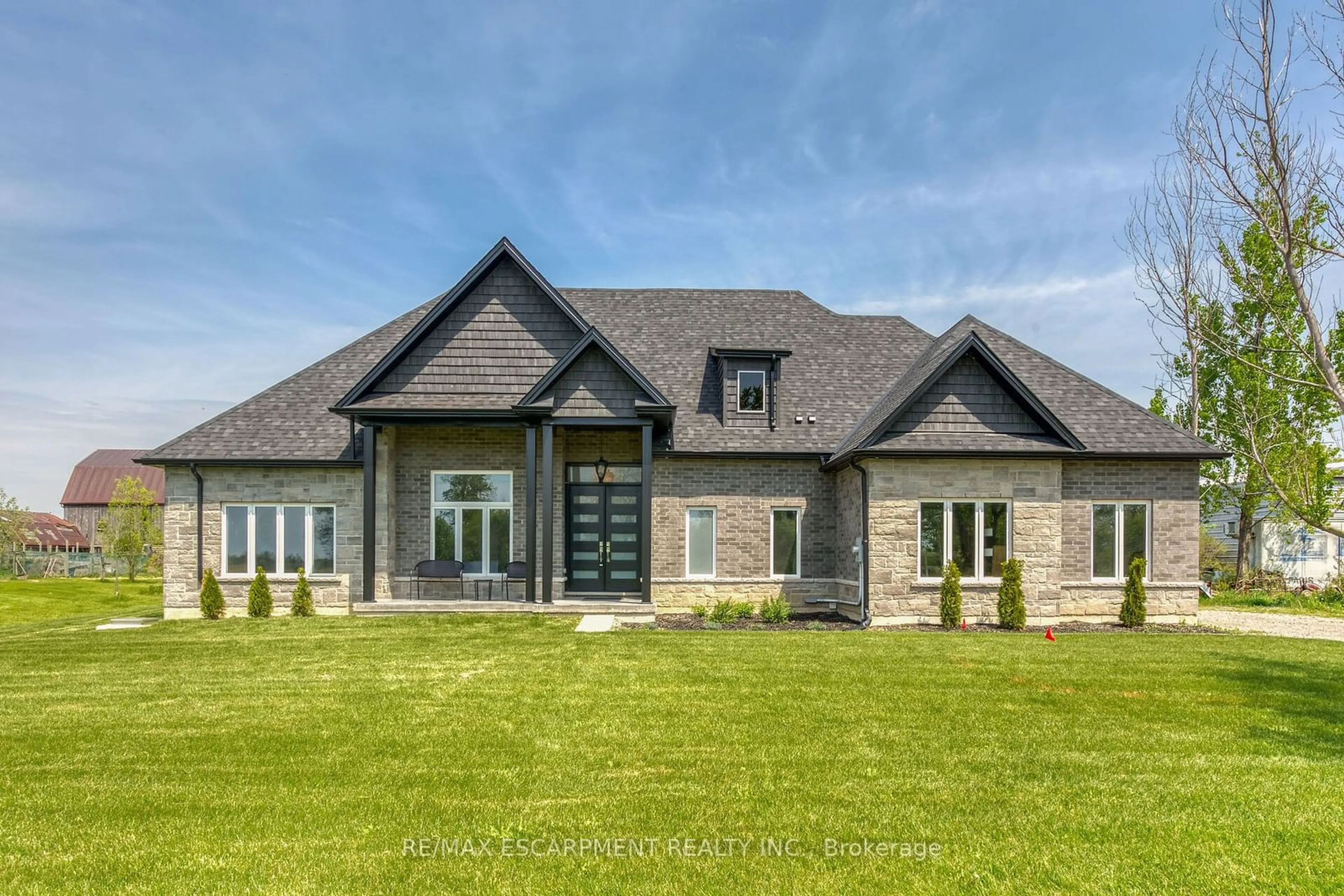 Frontside or backside of a home, cottage for 389 CONCESSION 4 Rd, Haldimand Ontario N0A 1G0