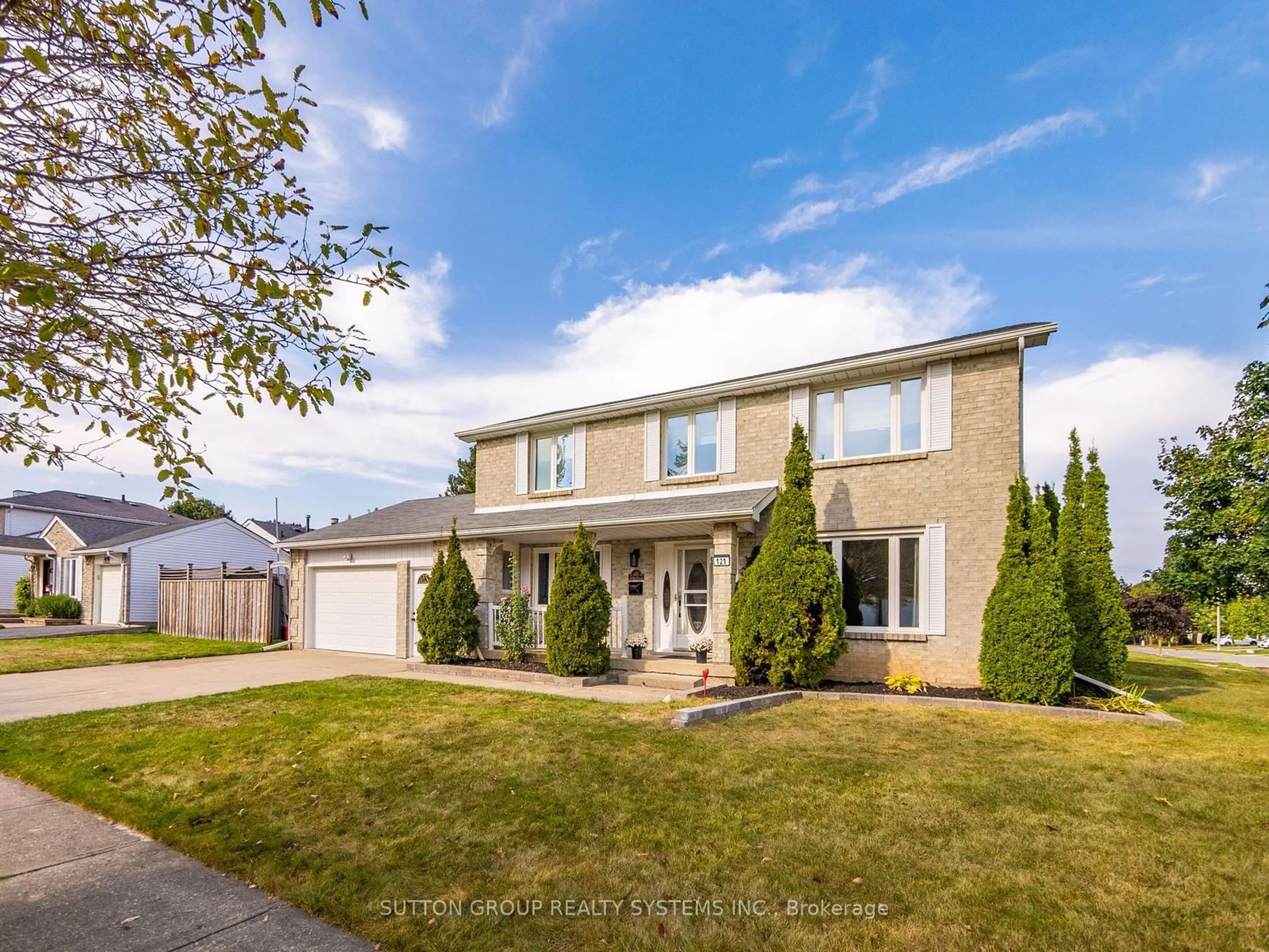 Frontside or backside of a home, the street view for 121 Parkland Cres, Kitchener Ontario N2N 1R5