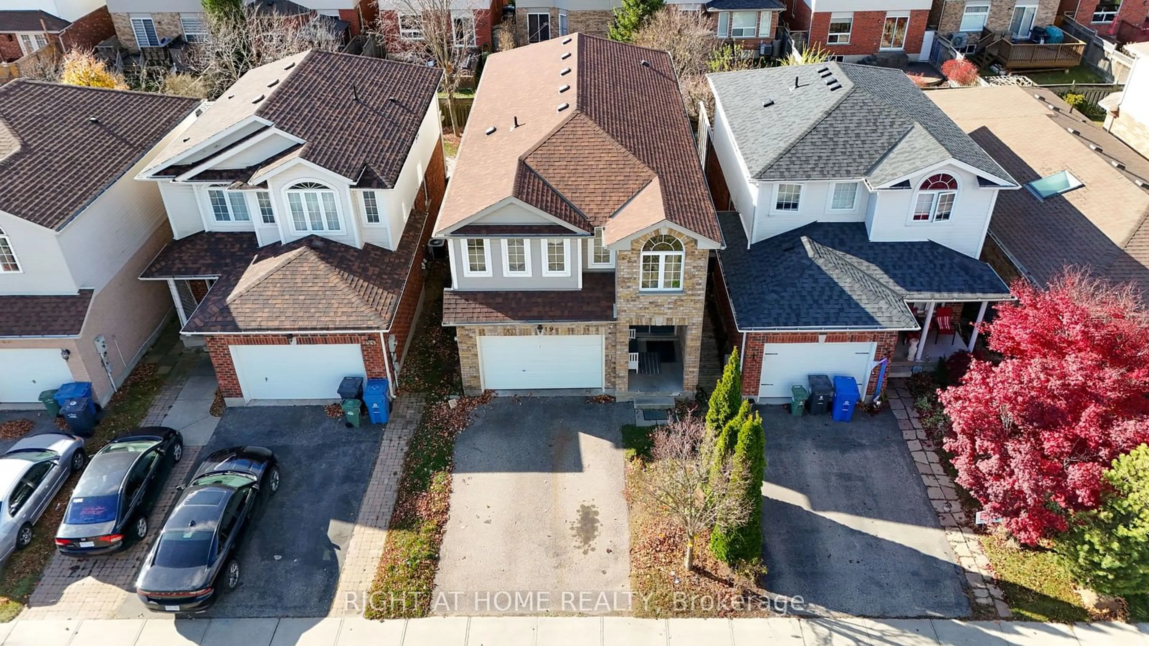 Frontside or backside of a home, the street view for 19 Gosling Gdns, Guelph Ontario N1G 5H5