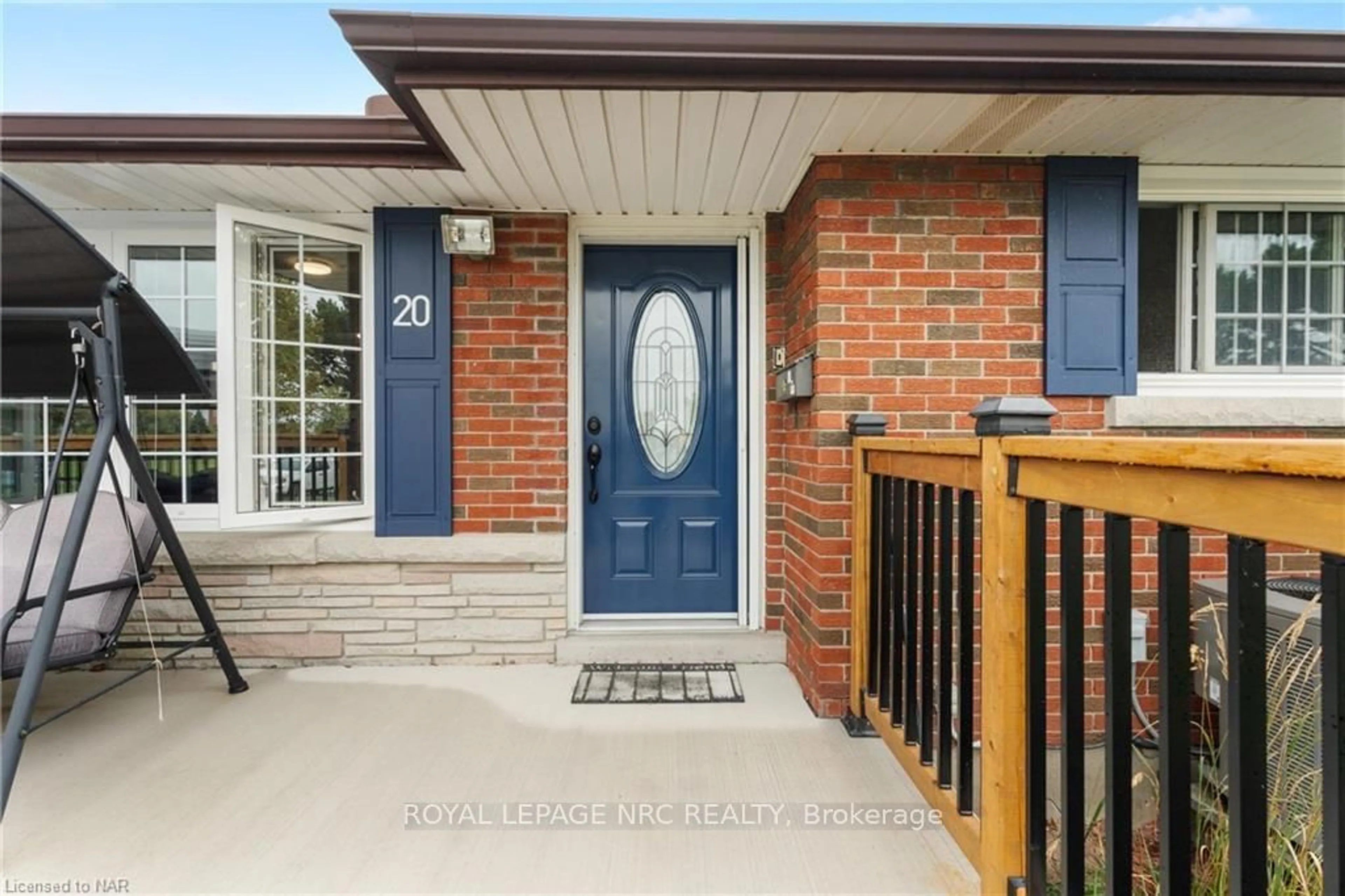 Home with brick exterior material for 20 PARKHILL Rd, St. Catharines Ontario L2T 1V7