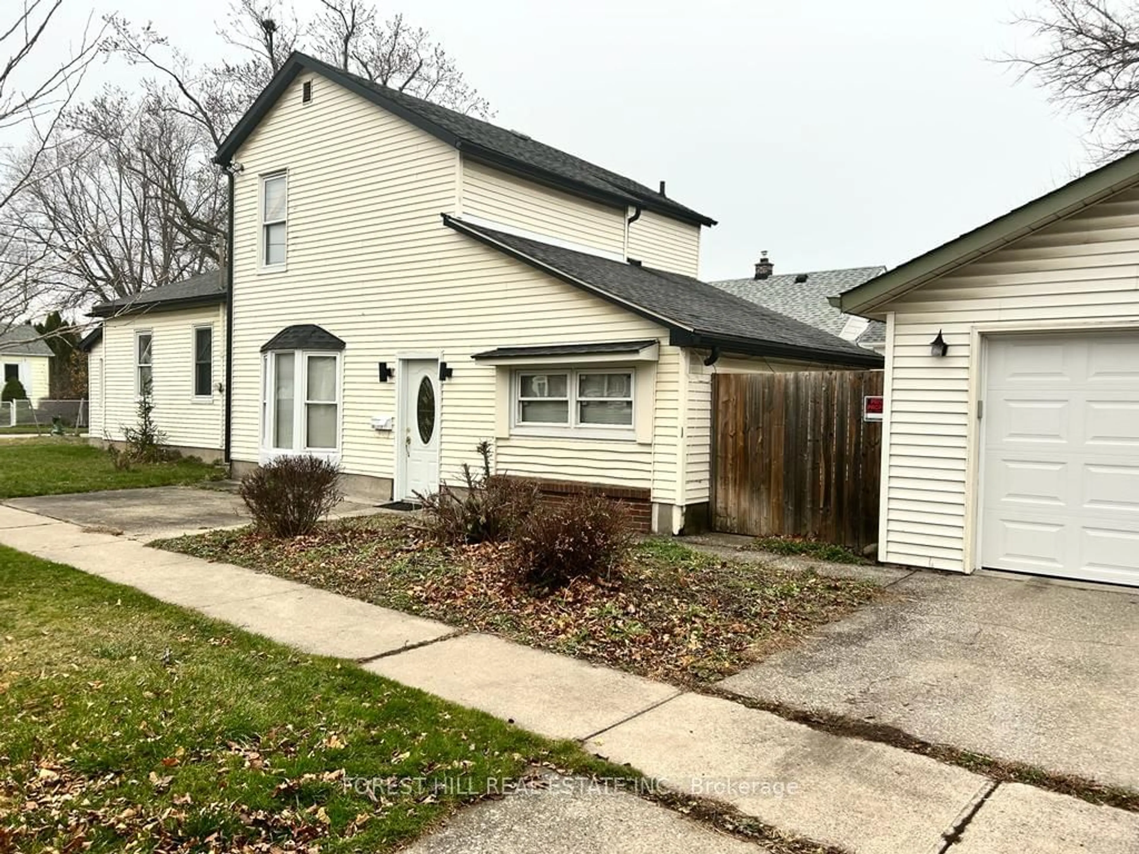 A pic from exterior of the house or condo, the street view for 16 Dexter St, St. Catharines Ontario L2S 2L6