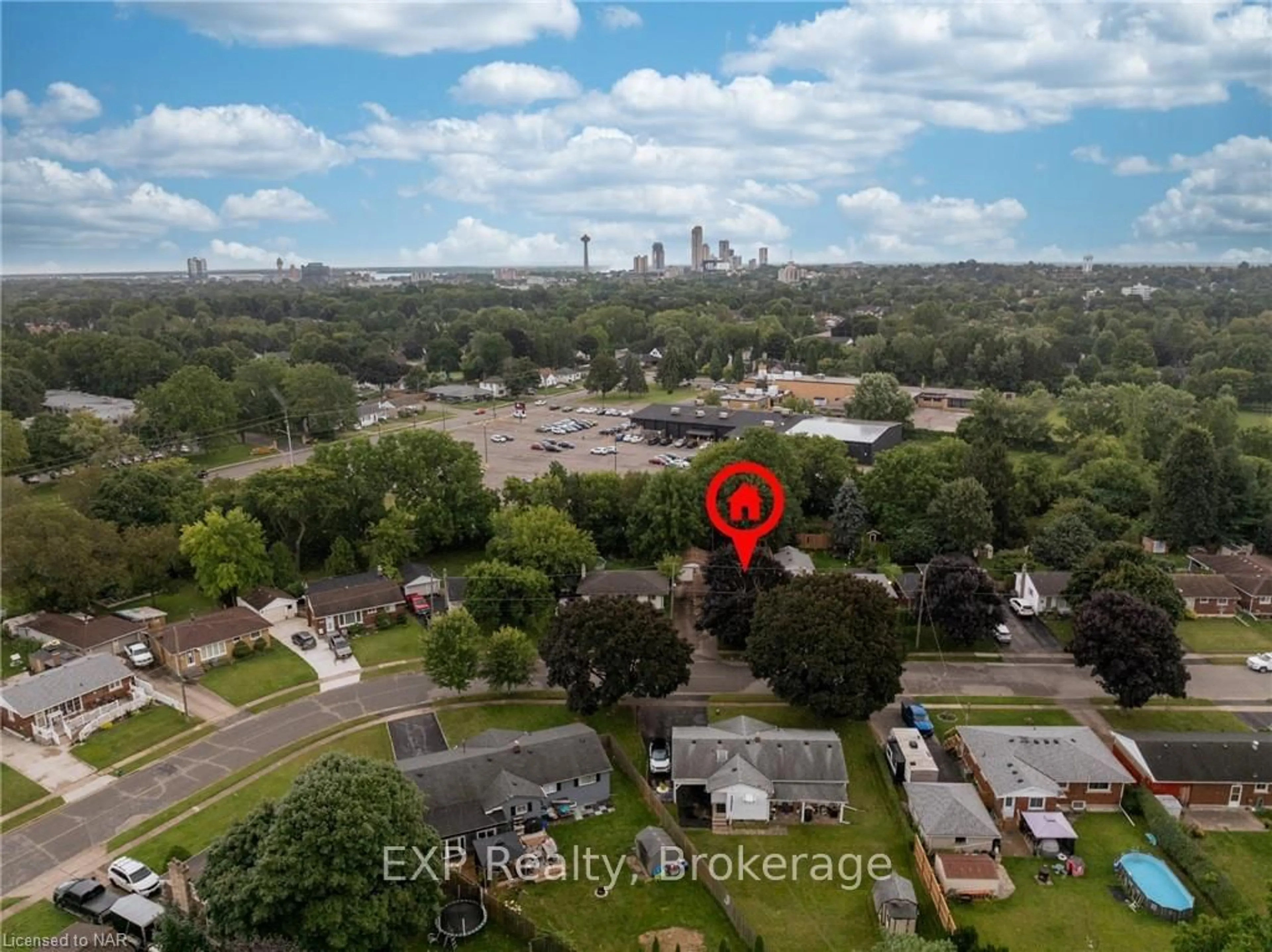 Frontside or backside of a home, the street view for 6326 DOREEN Dr, Niagara Falls Ontario L2E 5K2